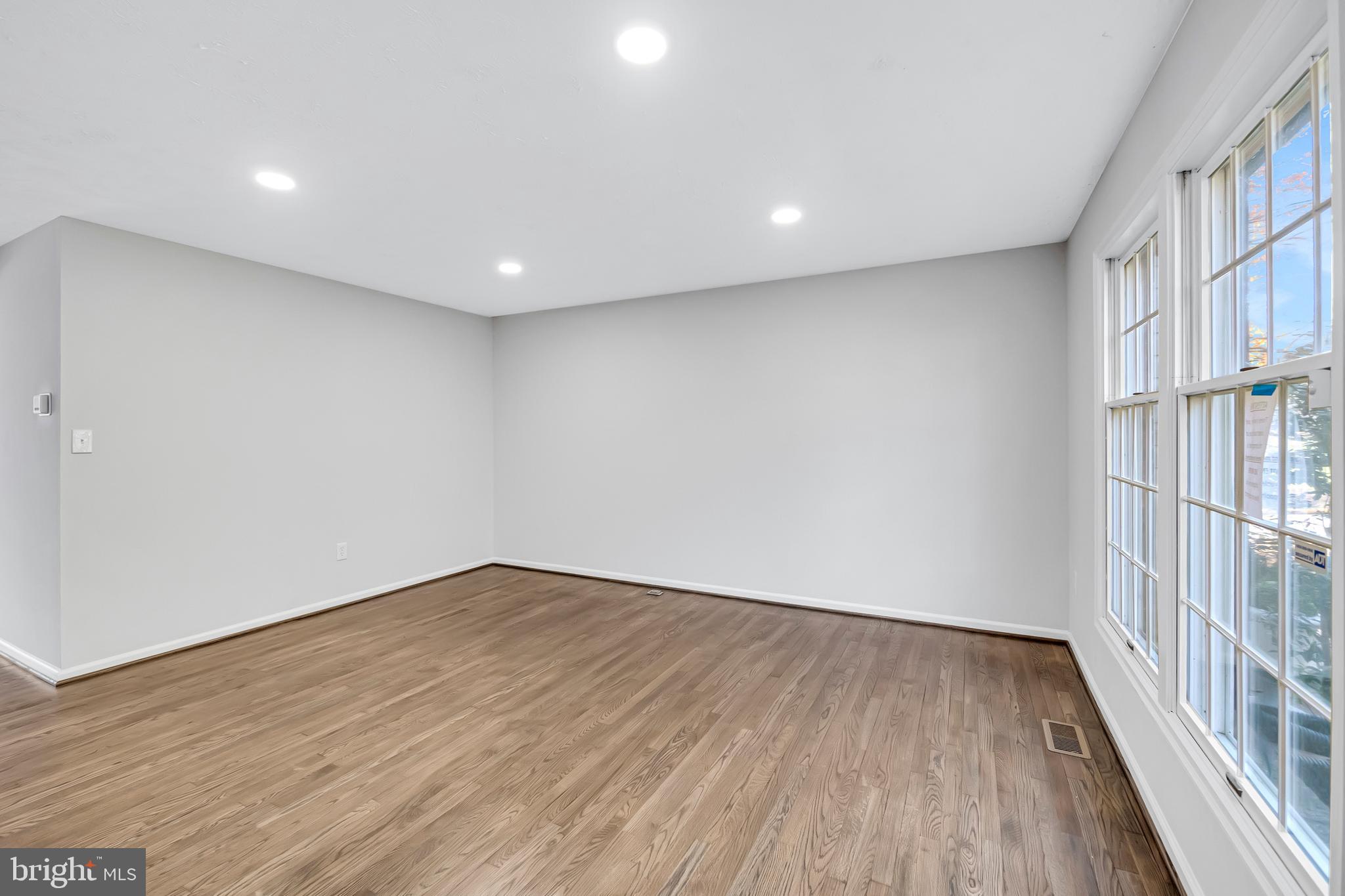 GUNNERS LAKE VILLAGE - Residential