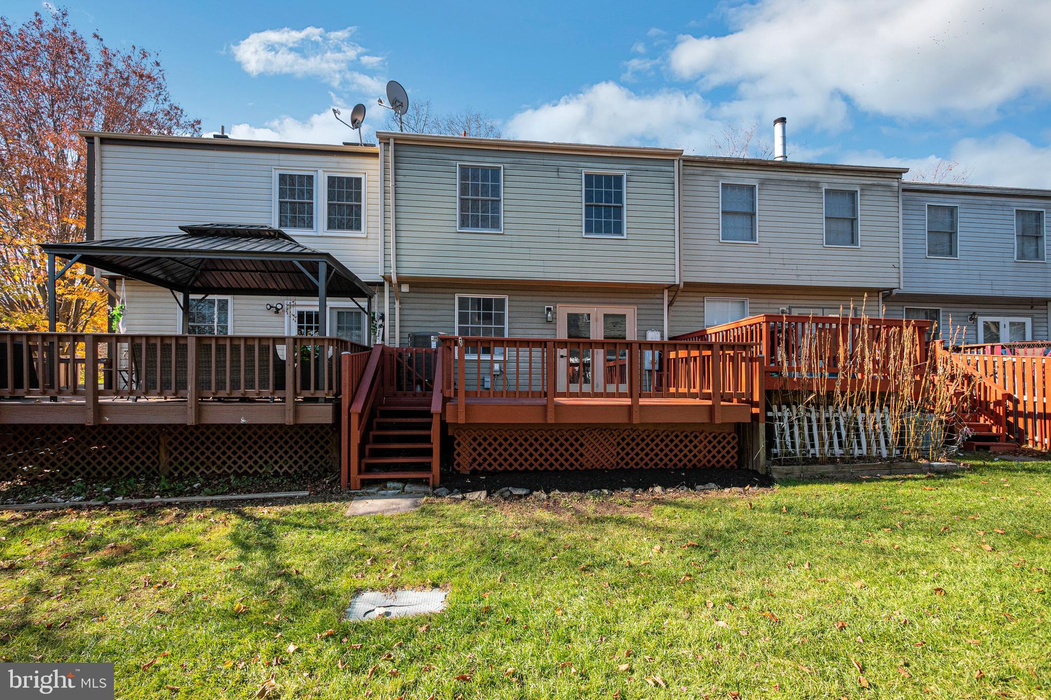 GUNNERS LAKE VILLAGE - Residential