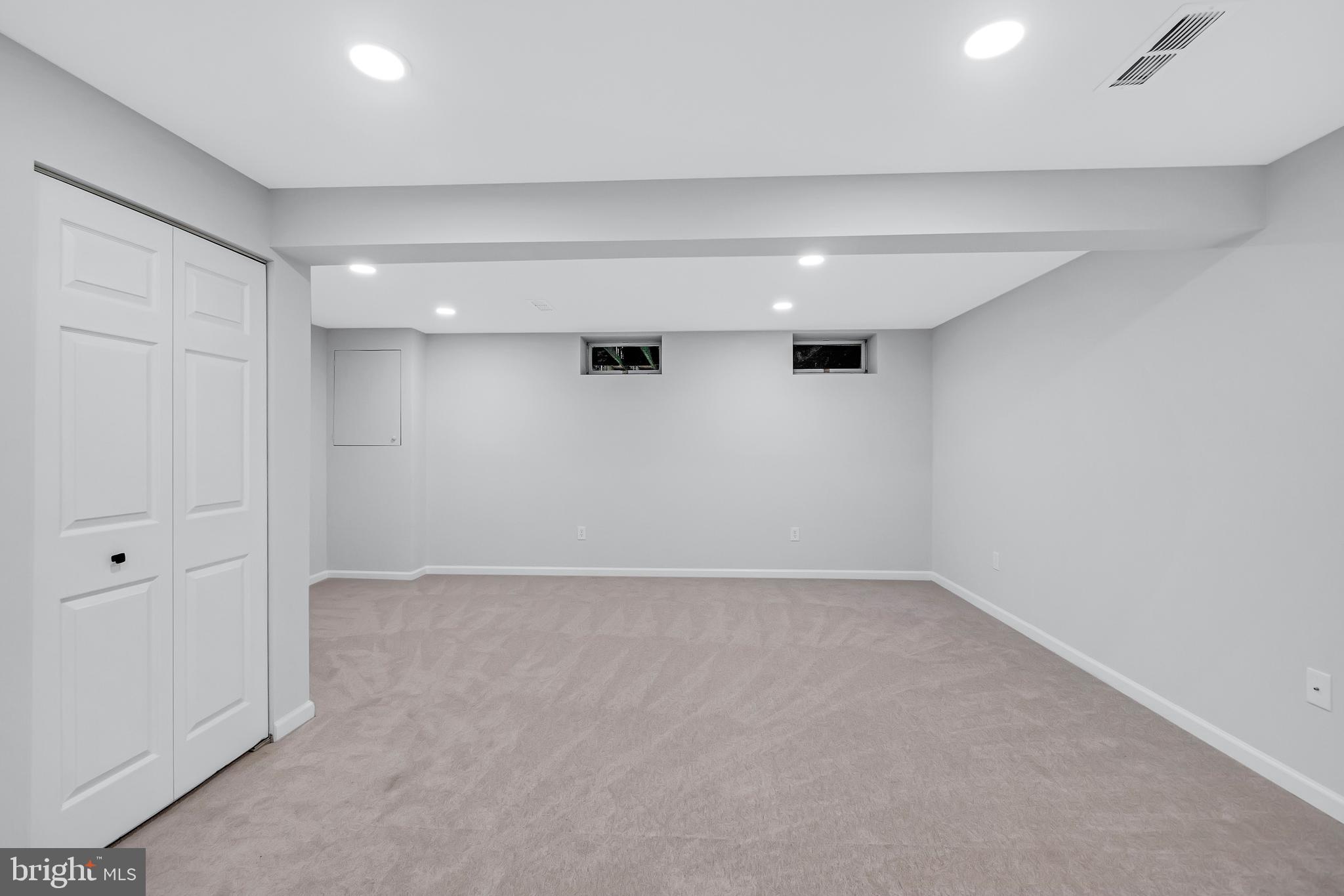 GUNNERS LAKE VILLAGE - Residential