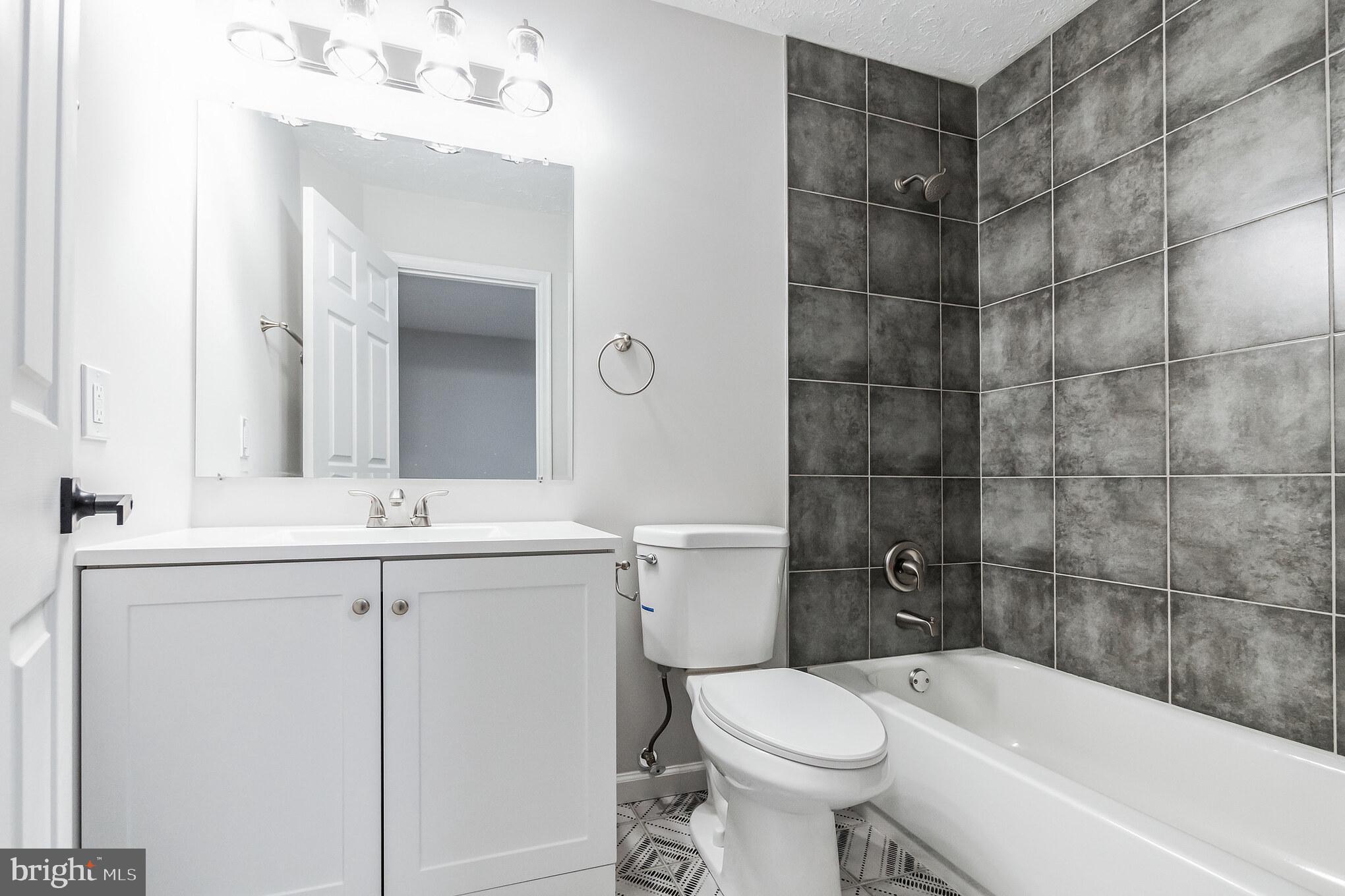 GUNNERS LAKE VILLAGE - Residential