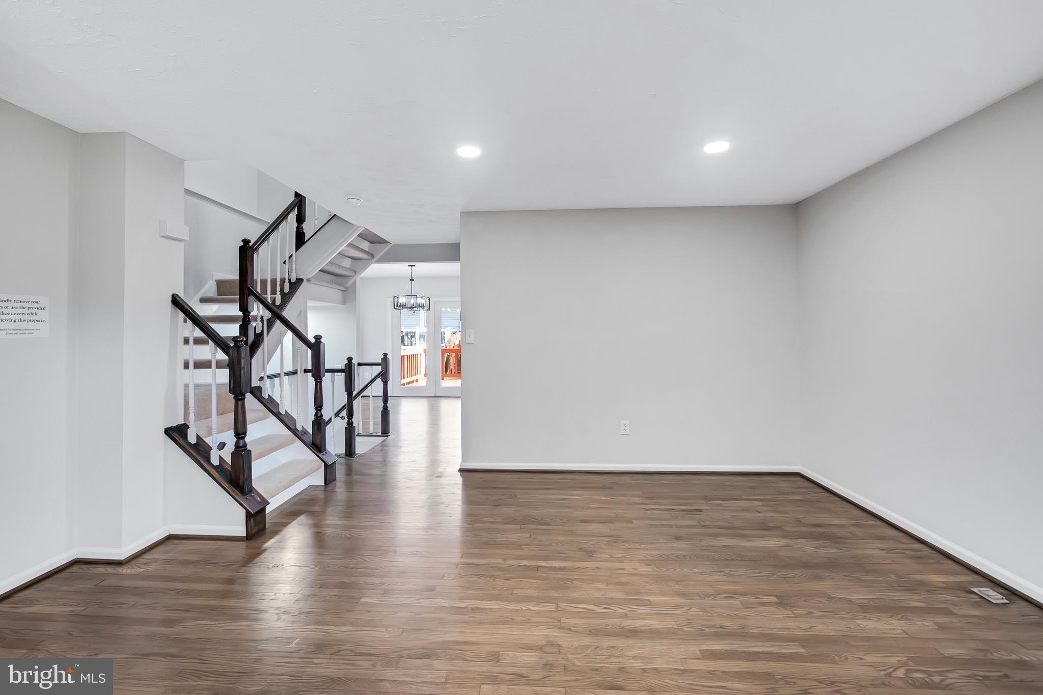 GUNNERS LAKE VILLAGE - Residential