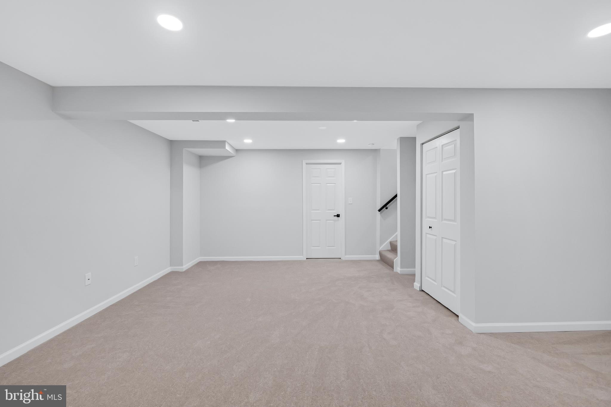 GUNNERS LAKE VILLAGE - Residential