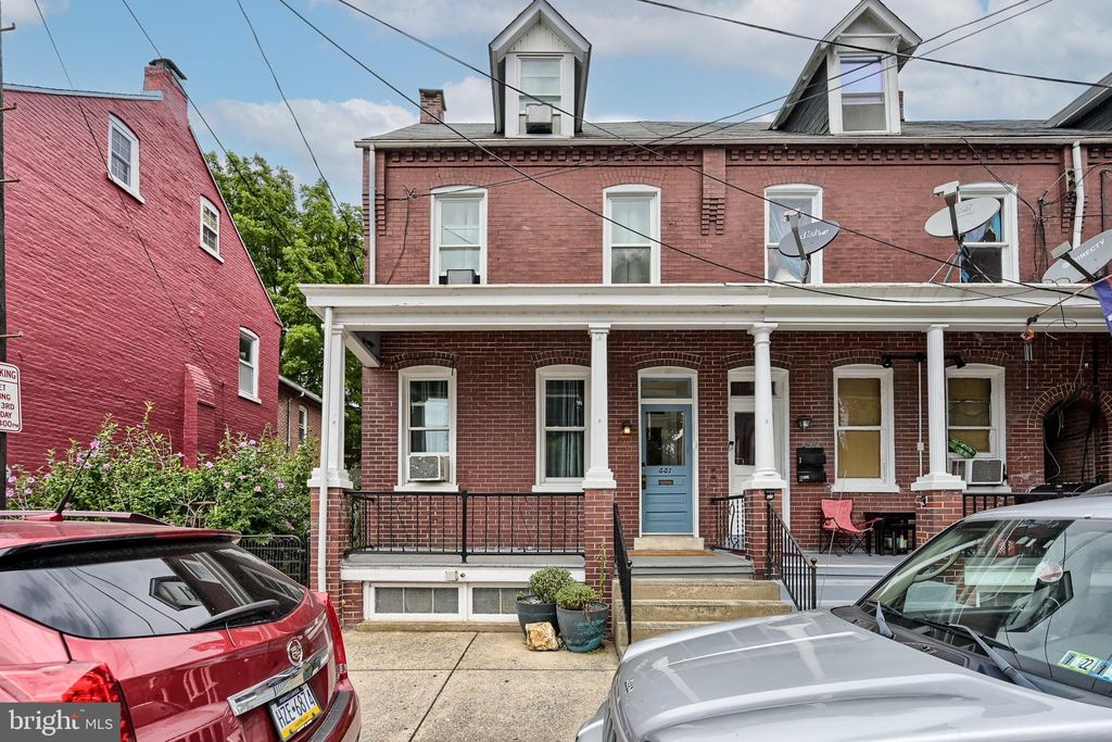 Photo of 441 SAINT JOSEPH ST, LANCASTER, PA 17603 (MLS # PALA2022648)