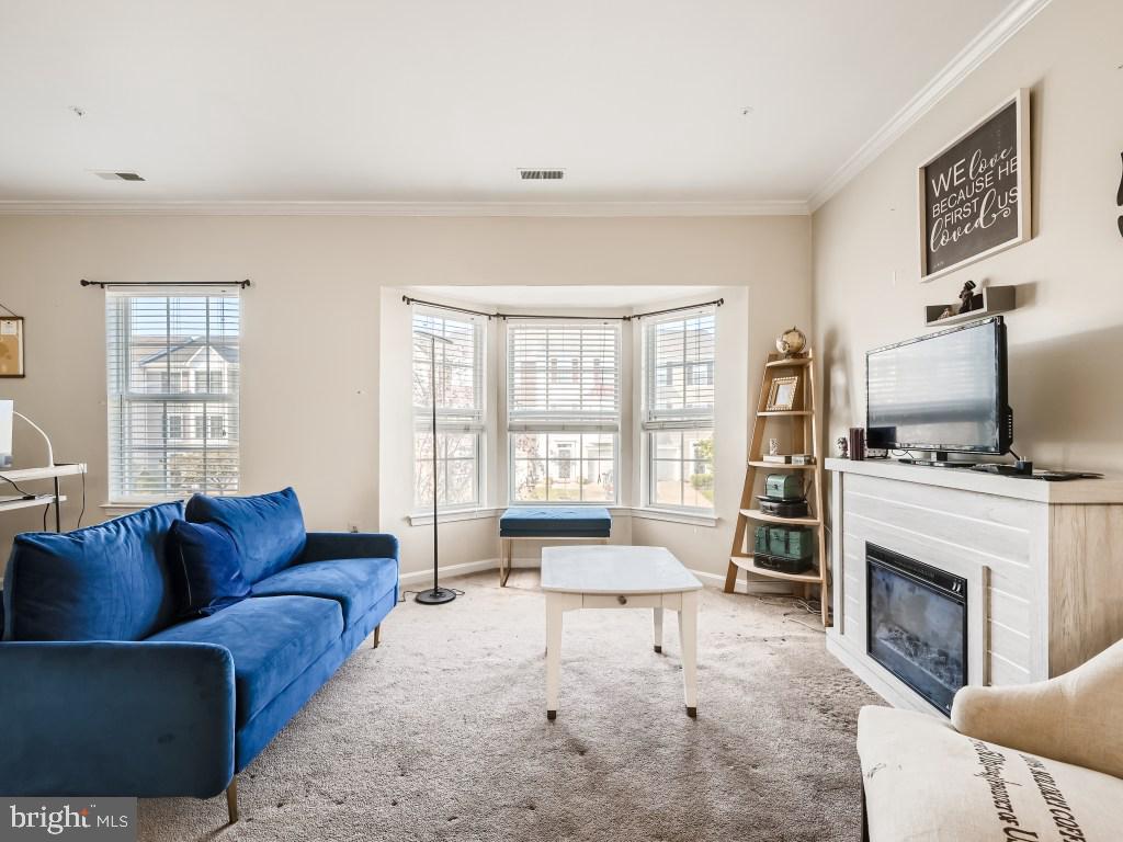 SEVEN OAKS - Residential