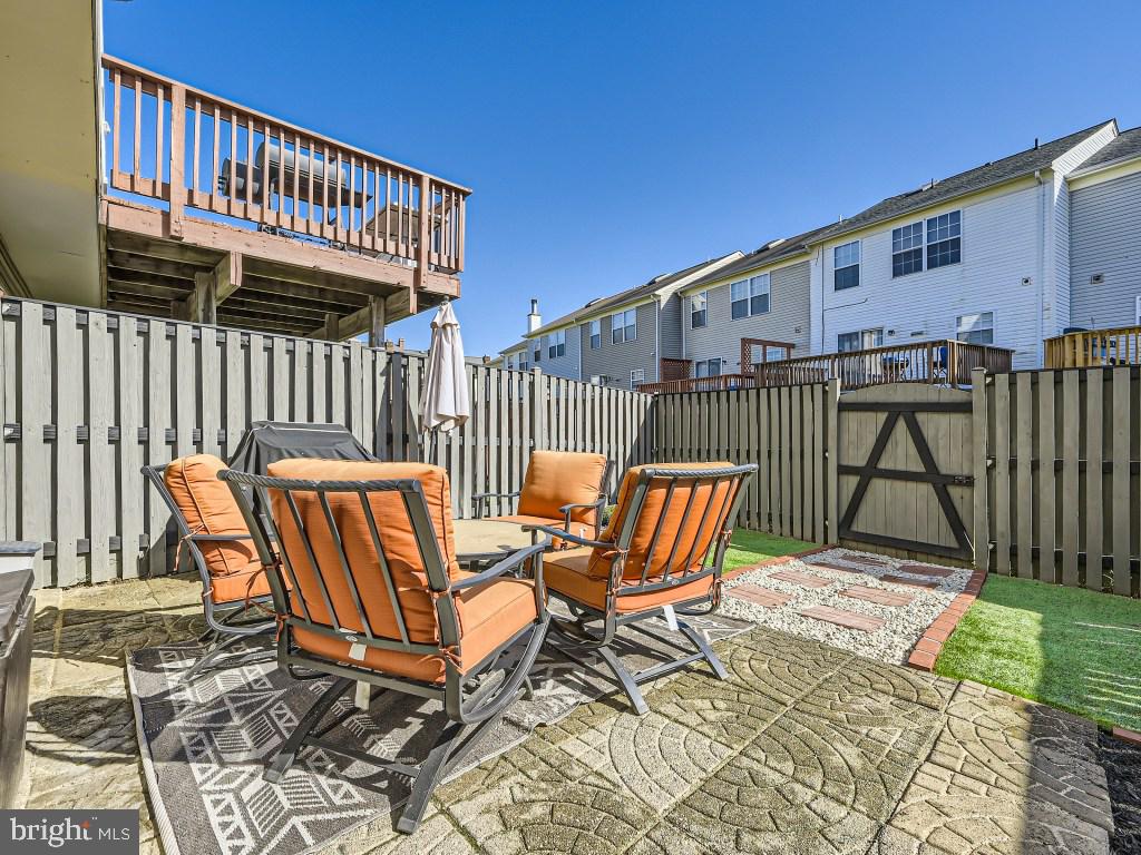 SEVEN OAKS - Residential