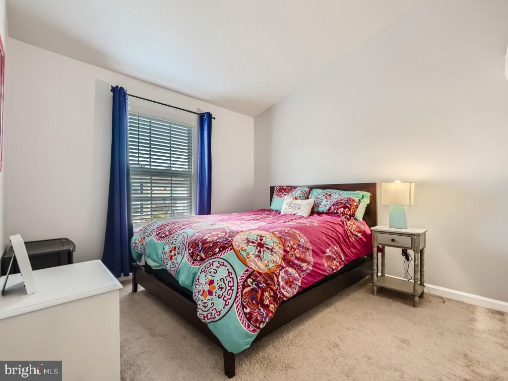 SEVEN OAKS - Residential