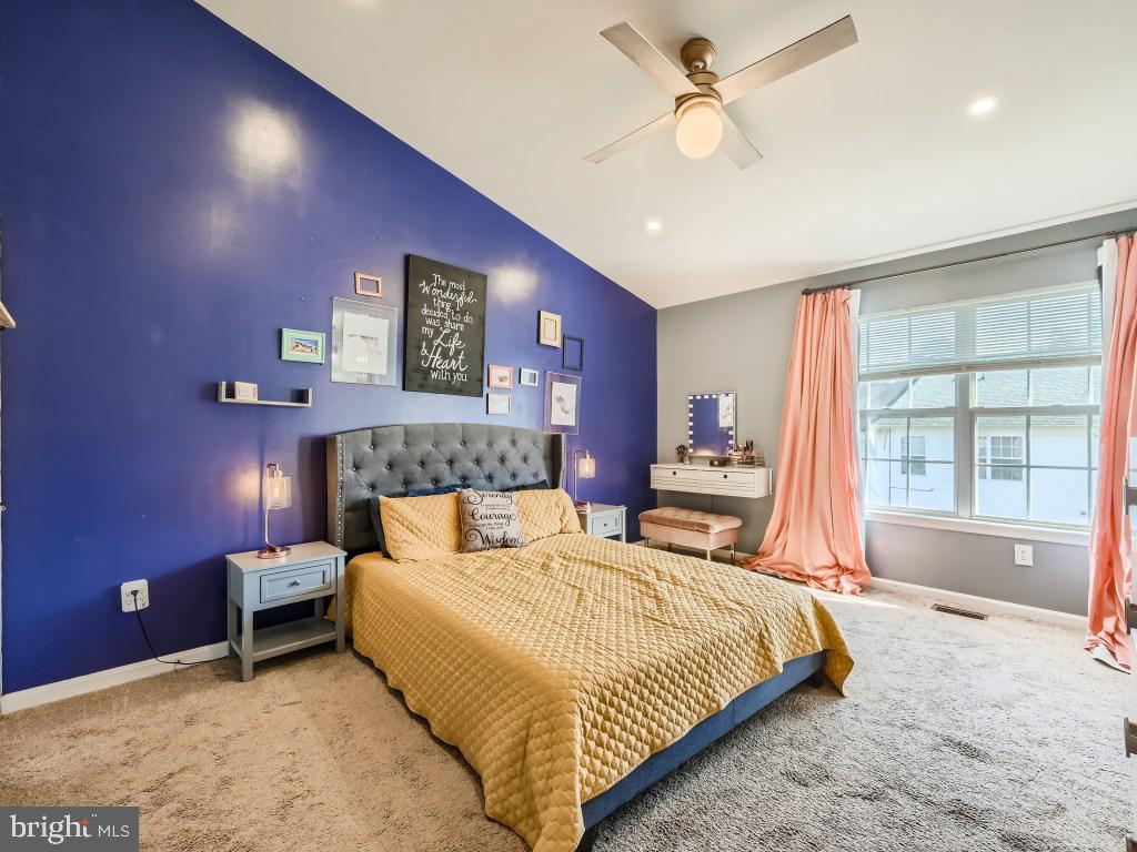 SEVEN OAKS - Residential