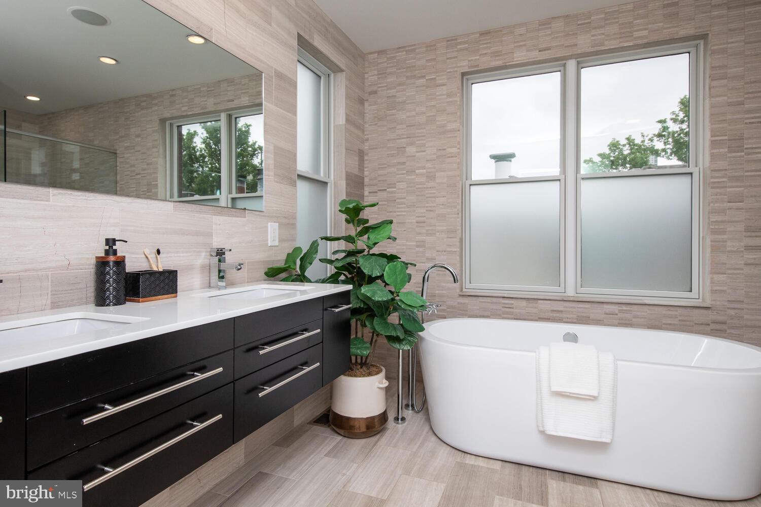 BELLA VISTA - Residential