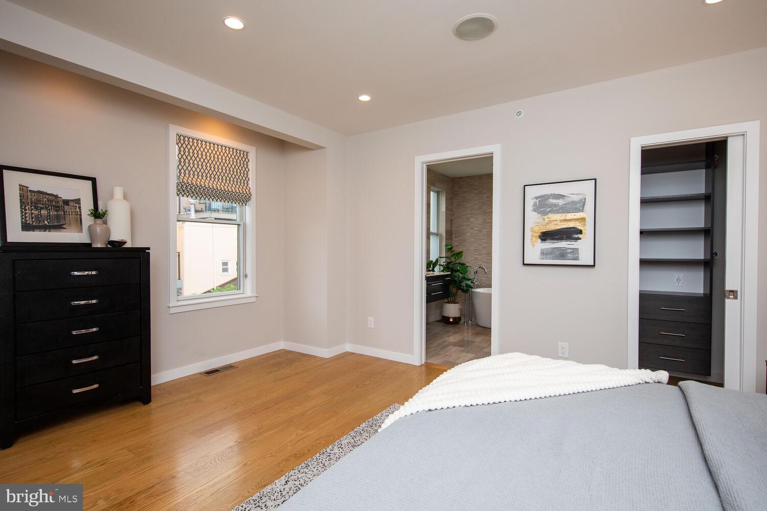 BELLA VISTA - Residential