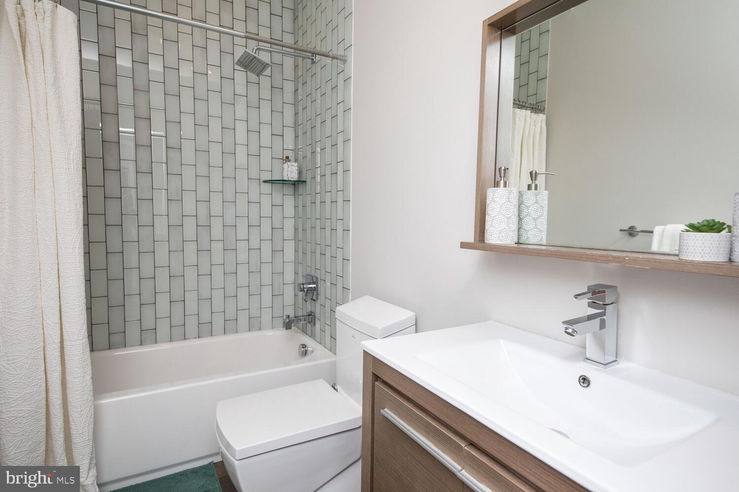 BELLA VISTA - Residential