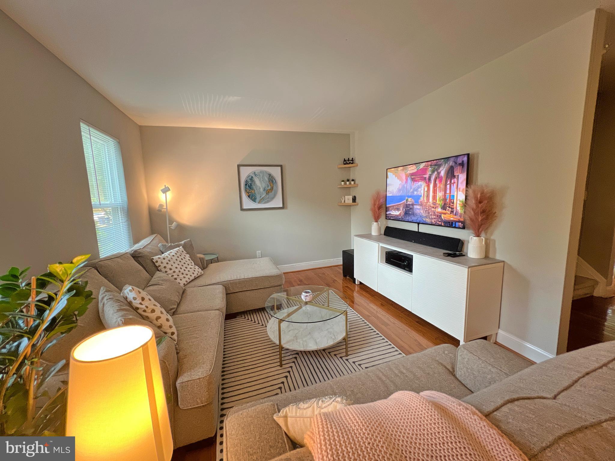 DUMBARTON SQUARE - Residential Lease