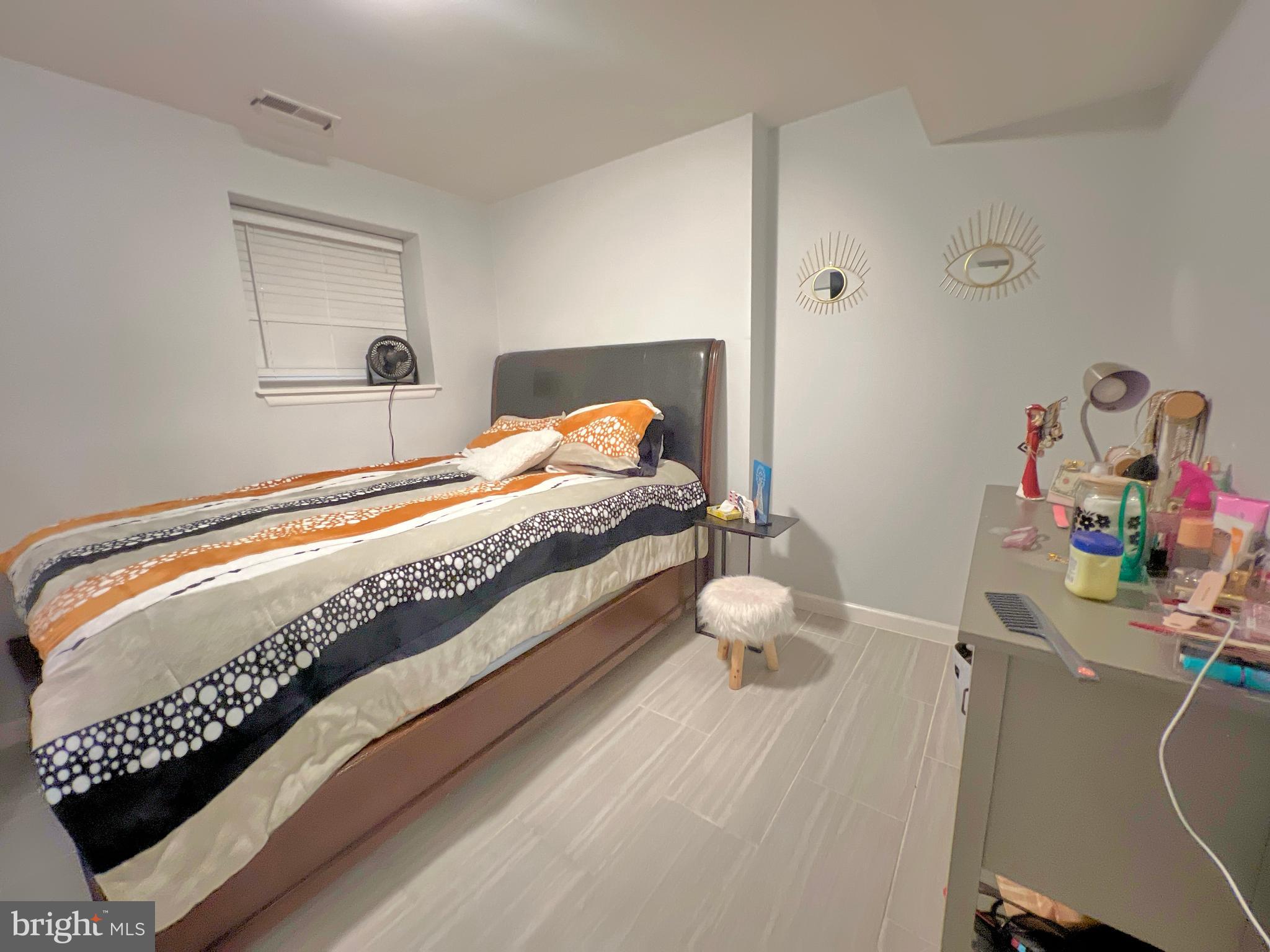 DUMBARTON SQUARE - Residential Lease