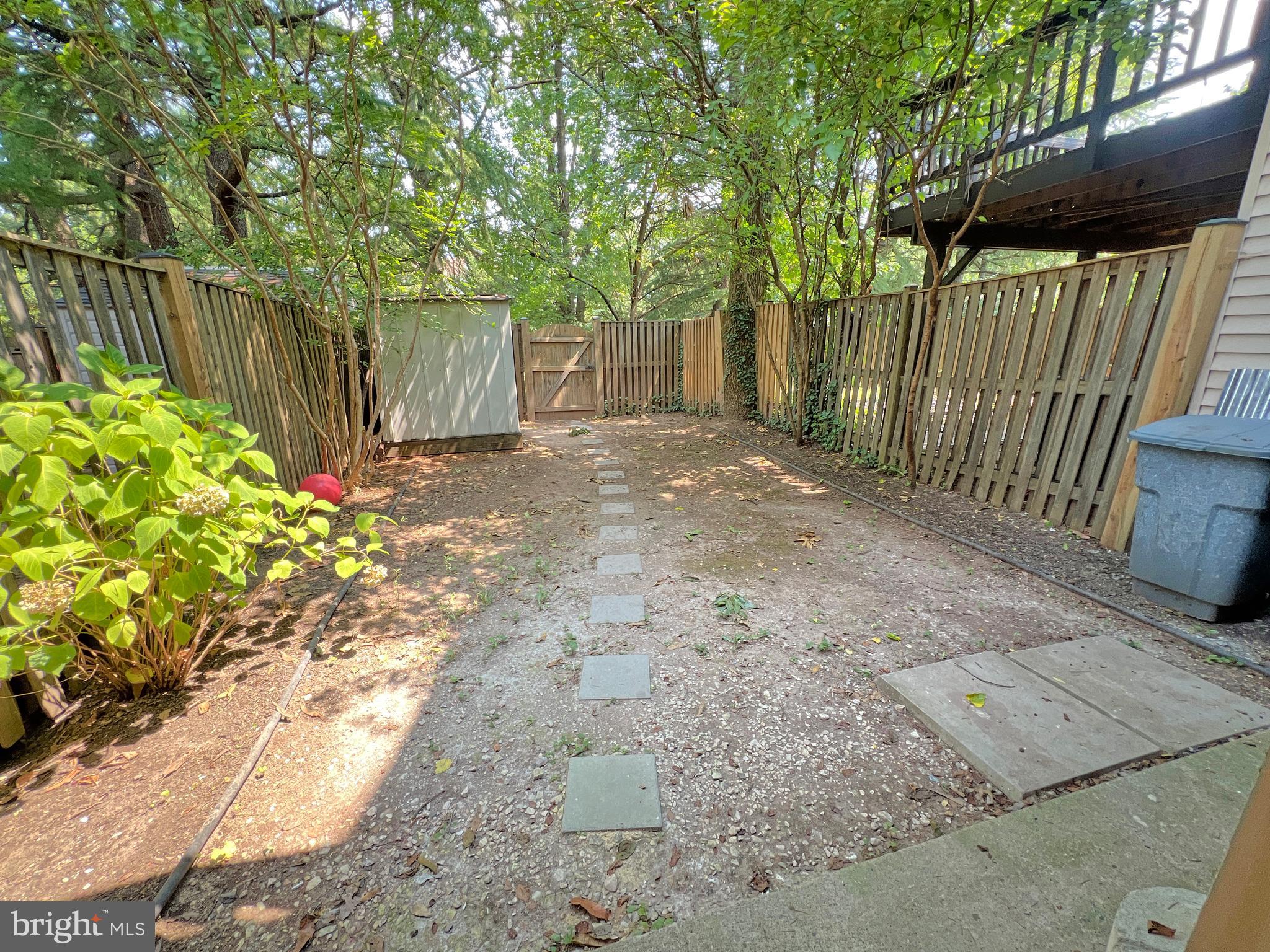 DUMBARTON SQUARE - Residential Lease