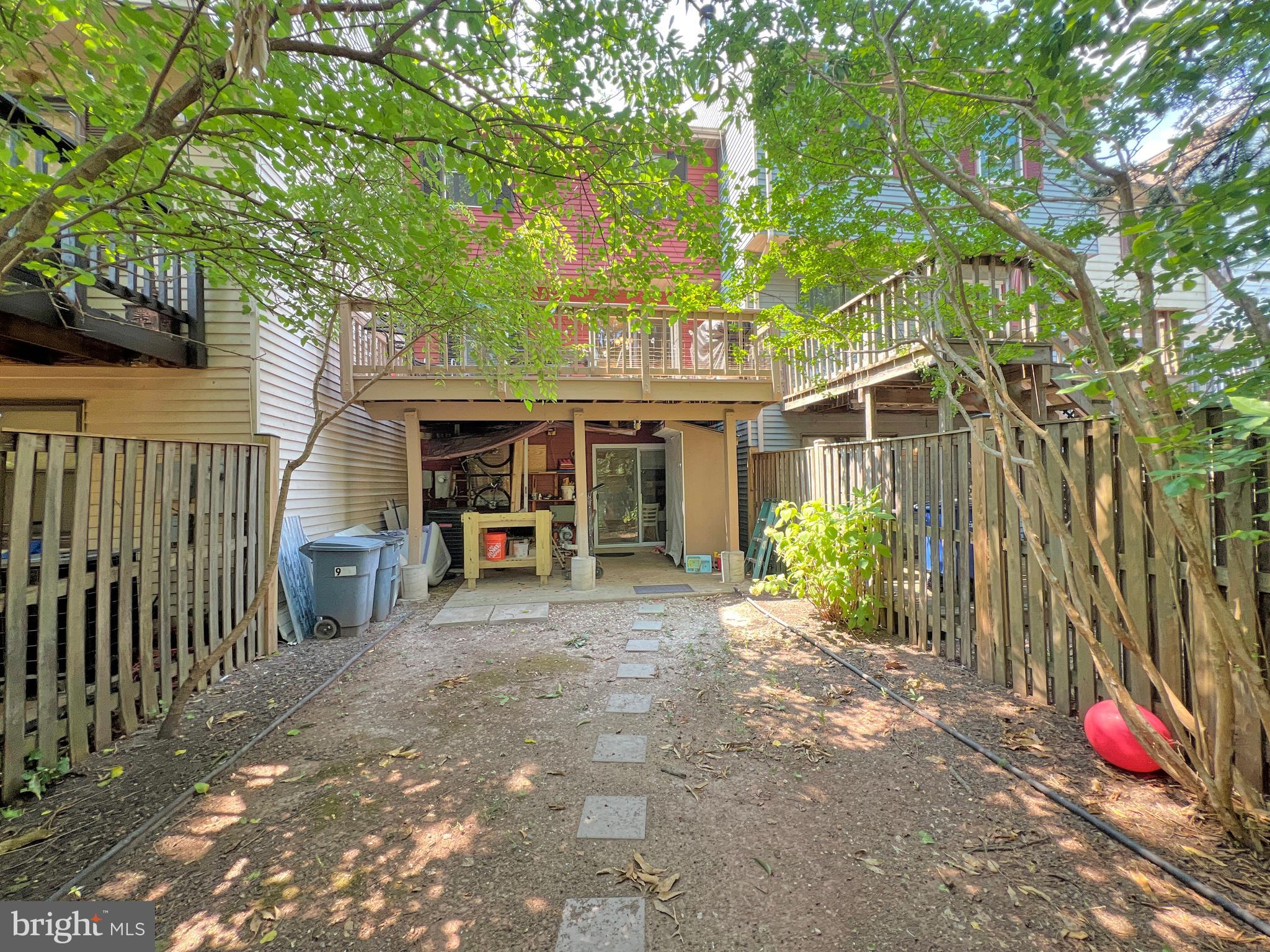 DUMBARTON SQUARE - Residential Lease