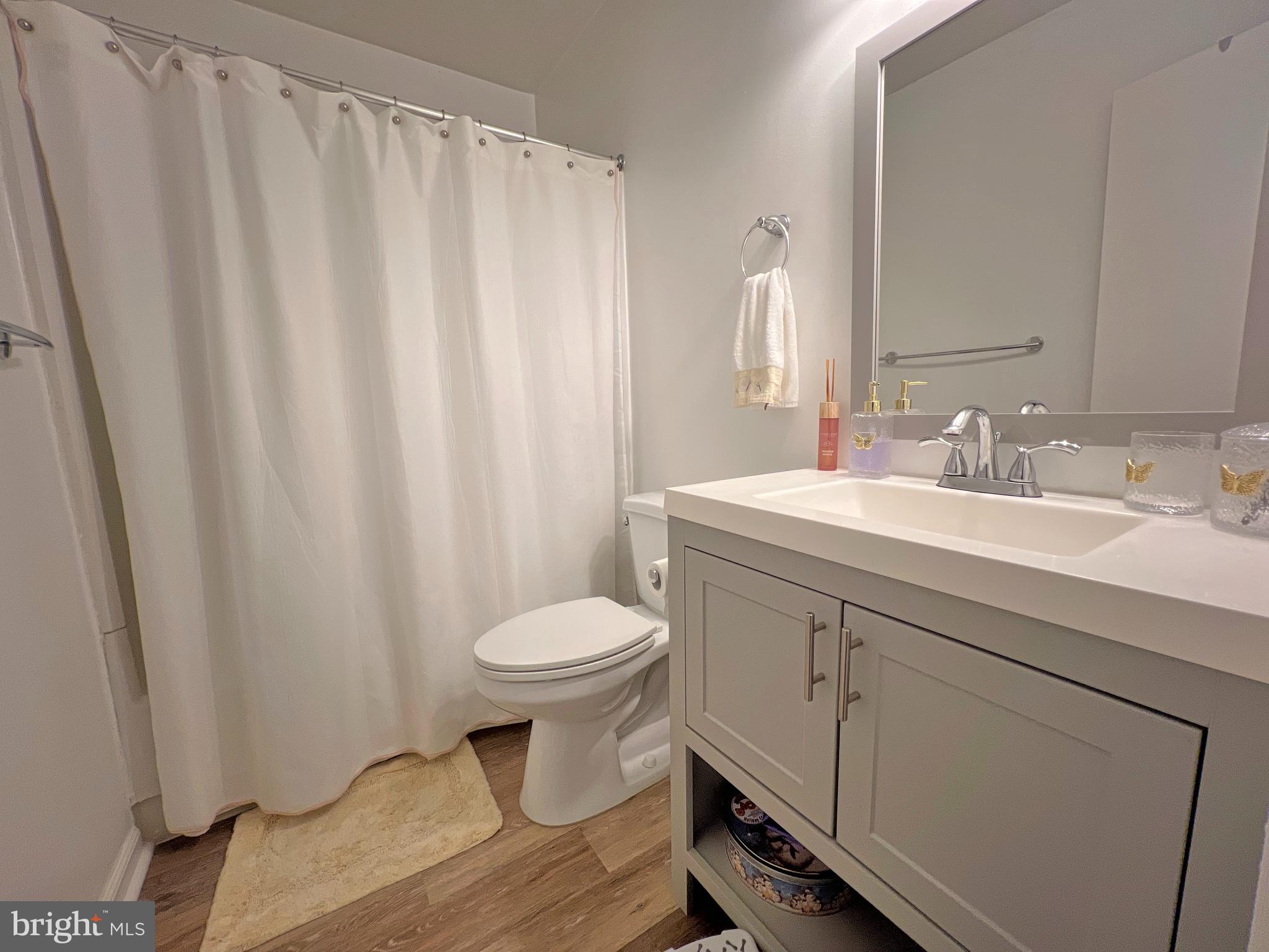 DUMBARTON SQUARE - Residential Lease