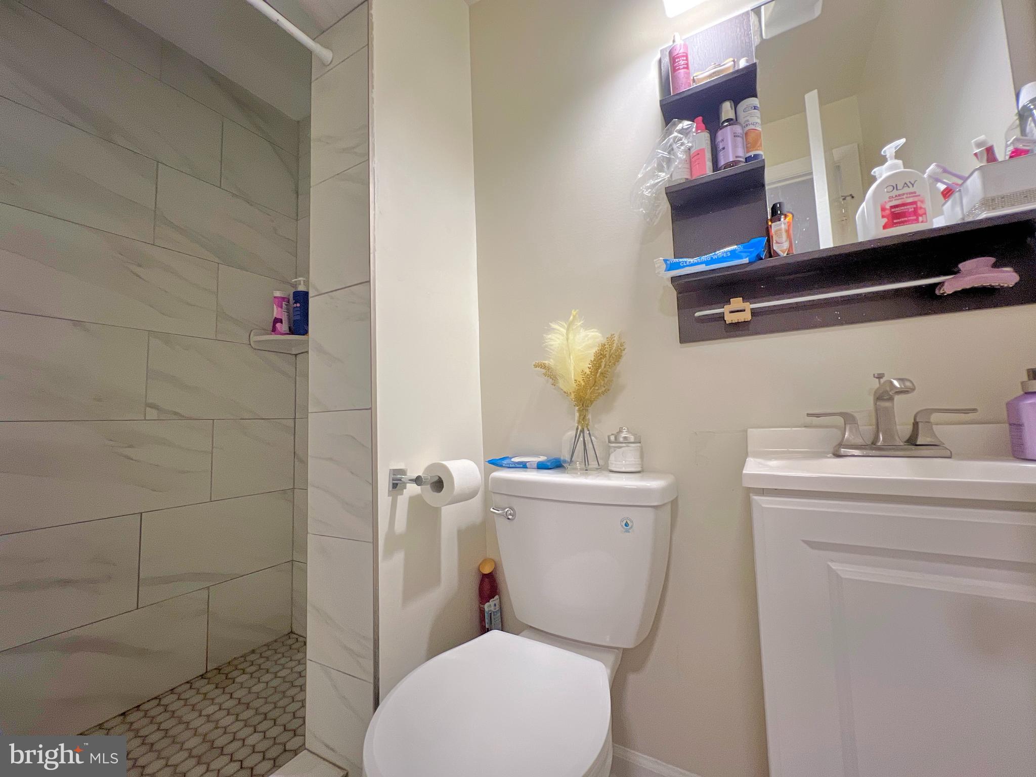 DUMBARTON SQUARE - Residential Lease