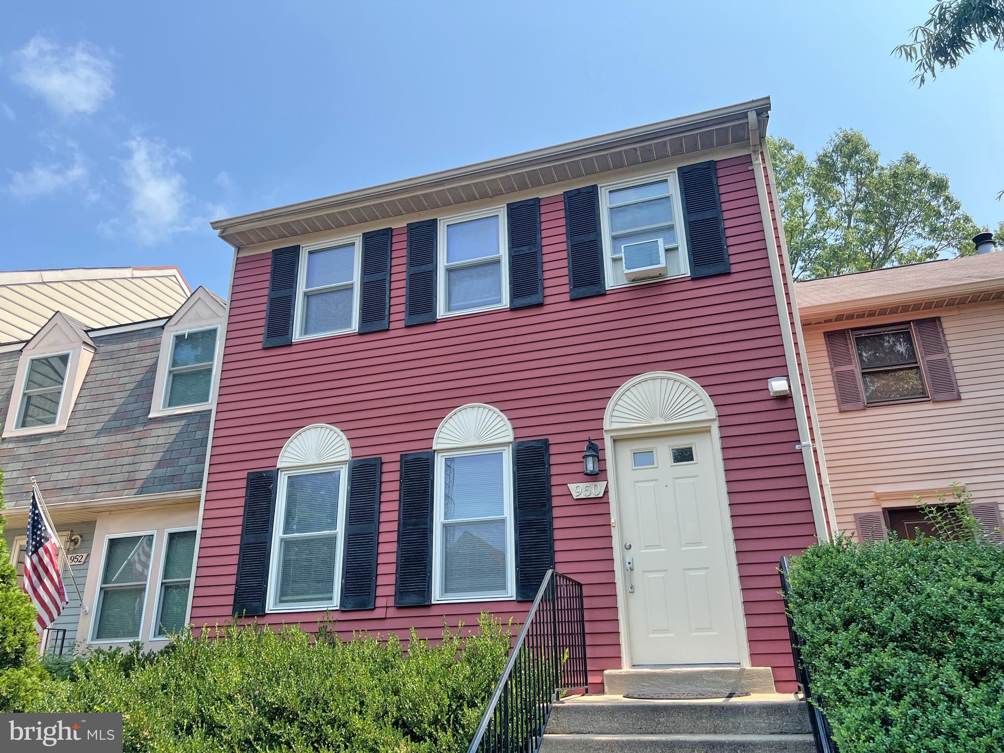 DUMBARTON SQUARE - Residential Lease