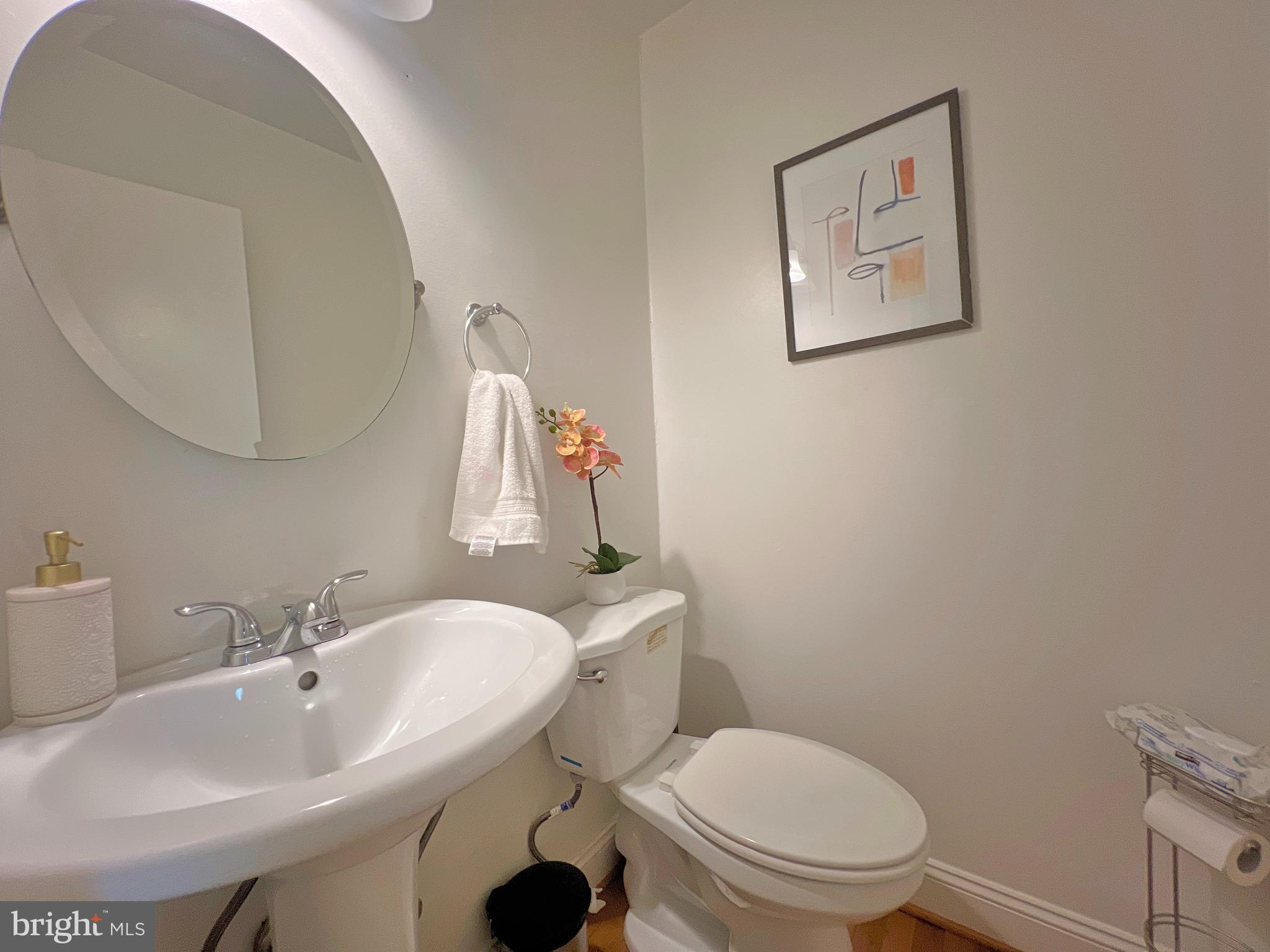 DUMBARTON SQUARE - Residential Lease