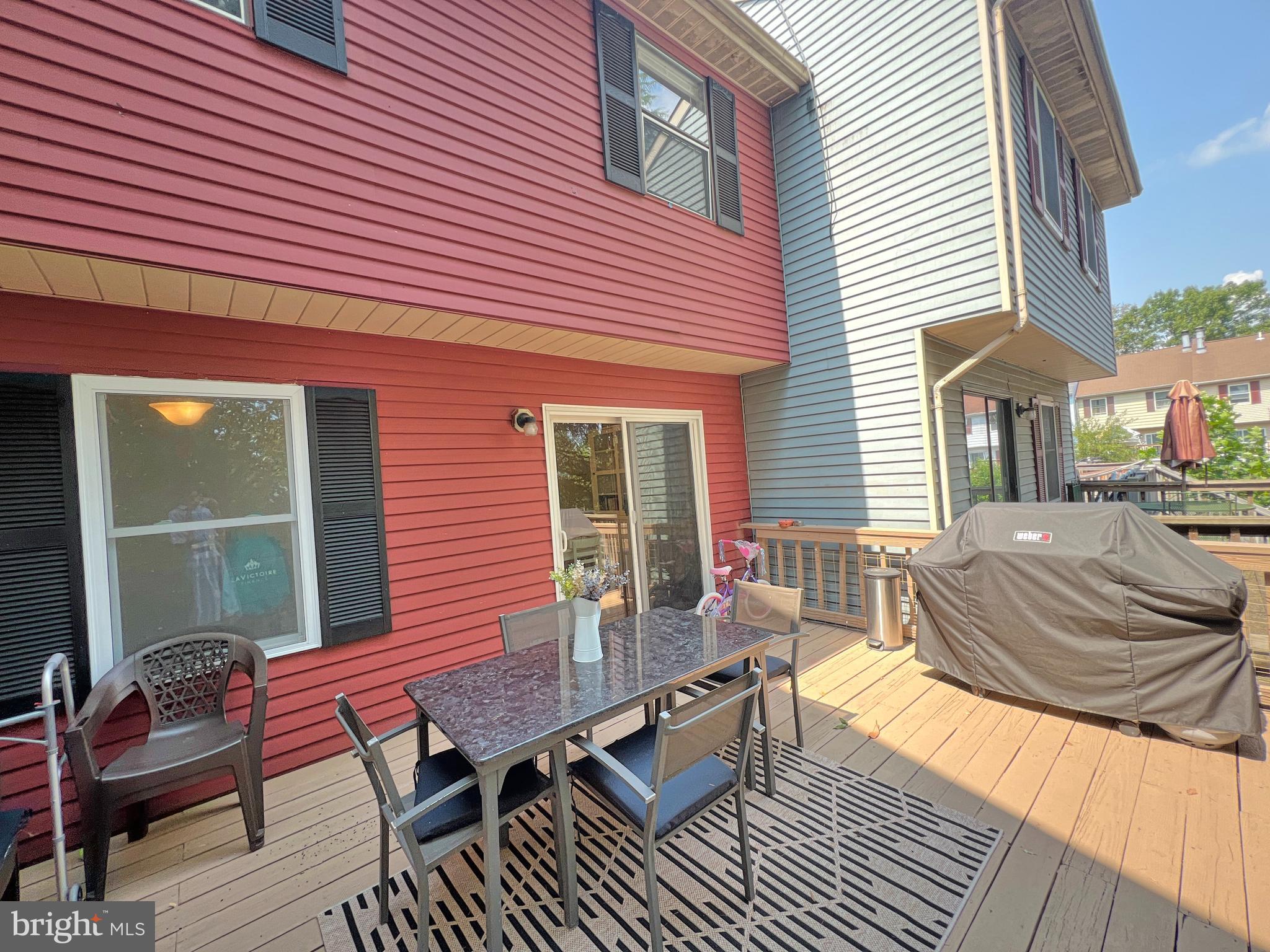 DUMBARTON SQUARE - Residential Lease