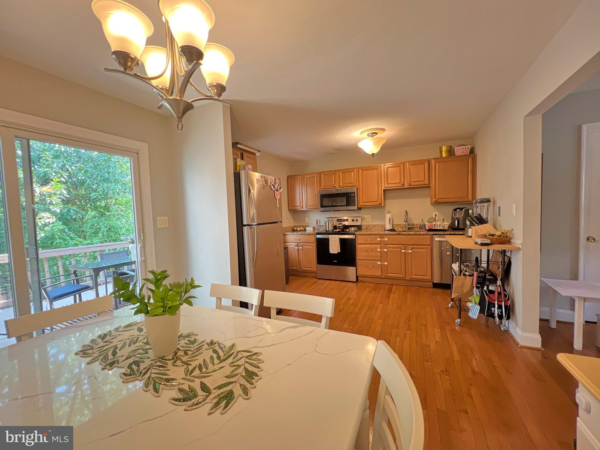 DUMBARTON SQUARE - Residential Lease