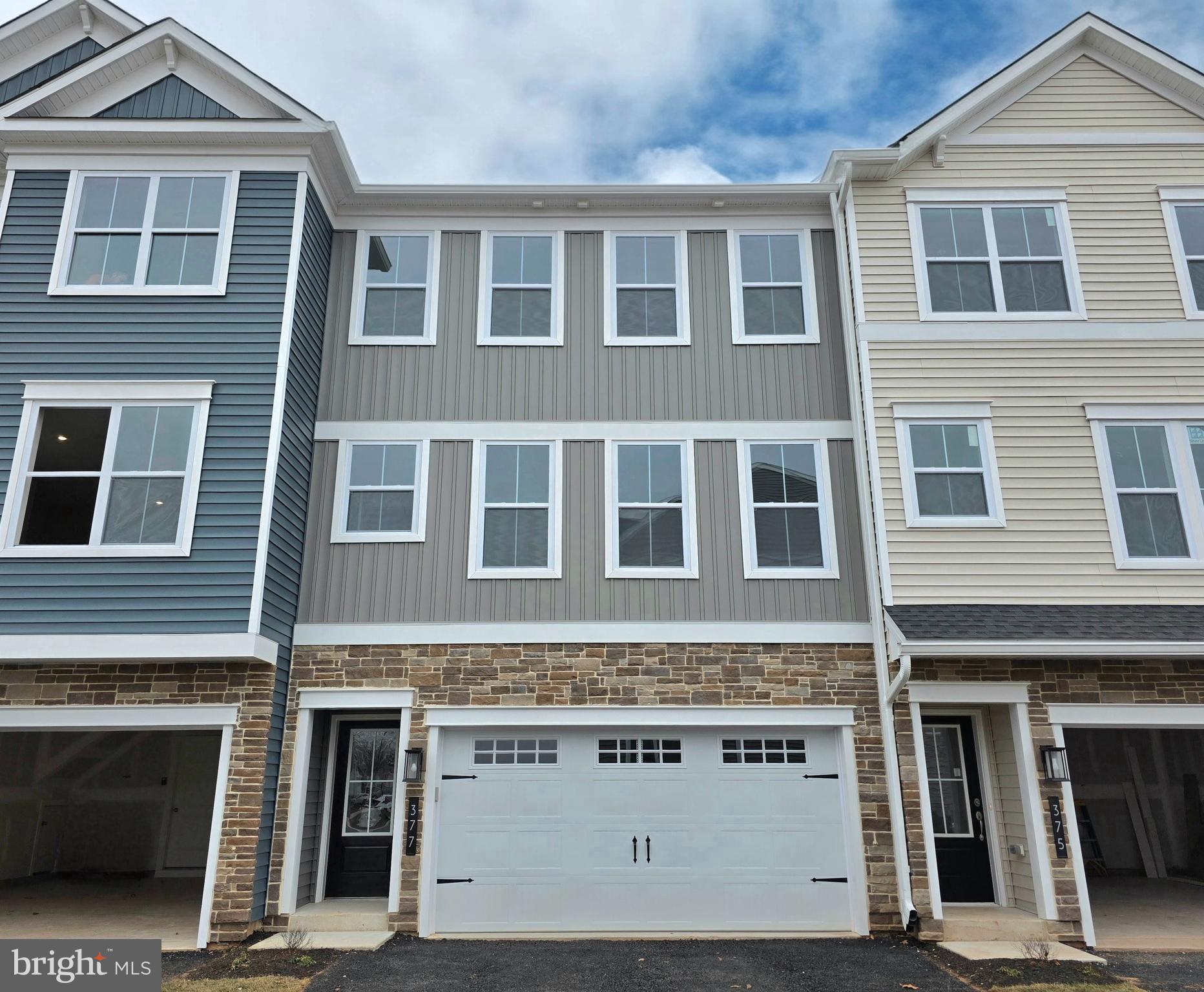 STERLING WALK - Residential Lease