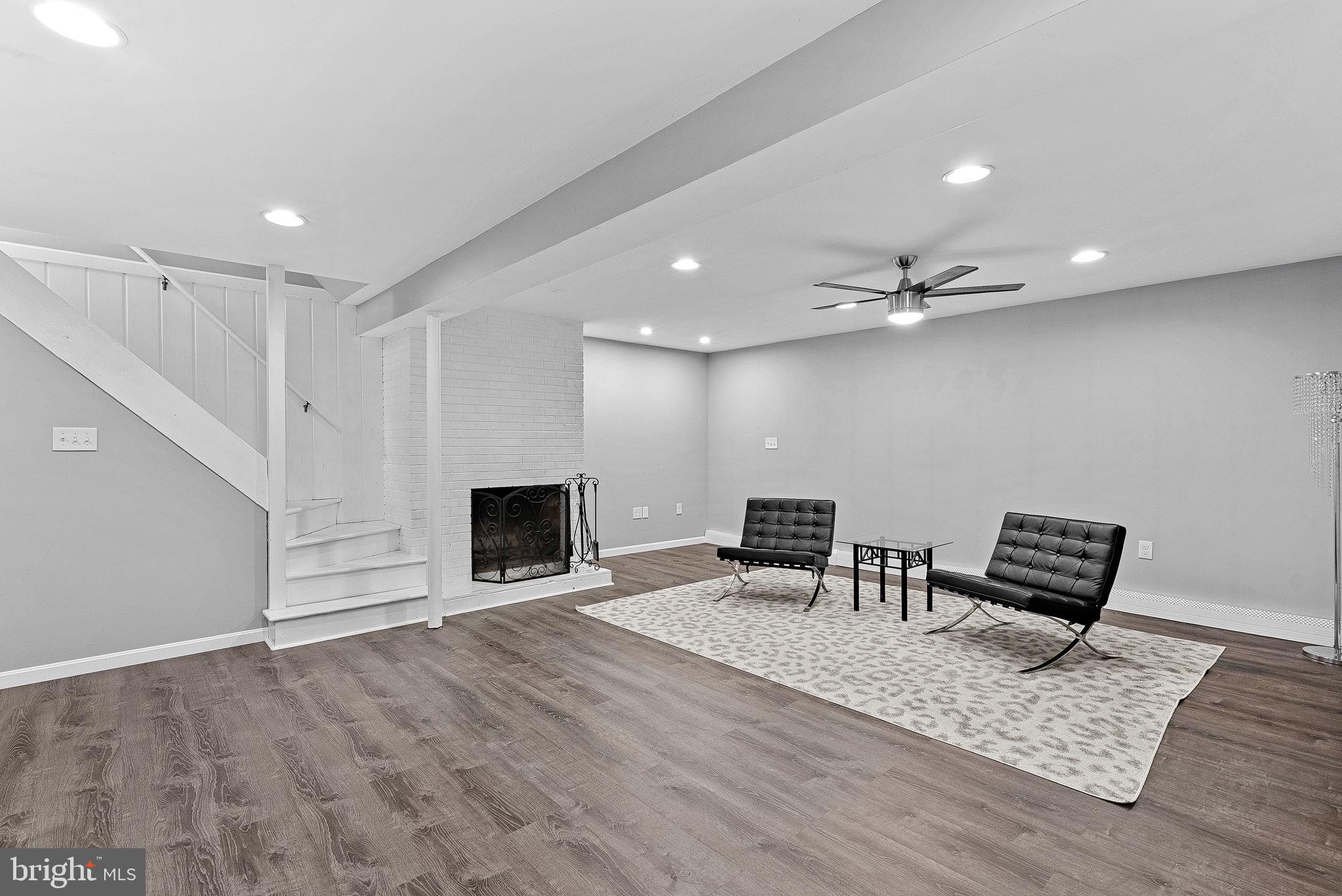 HOPKINS MEAD - Residential