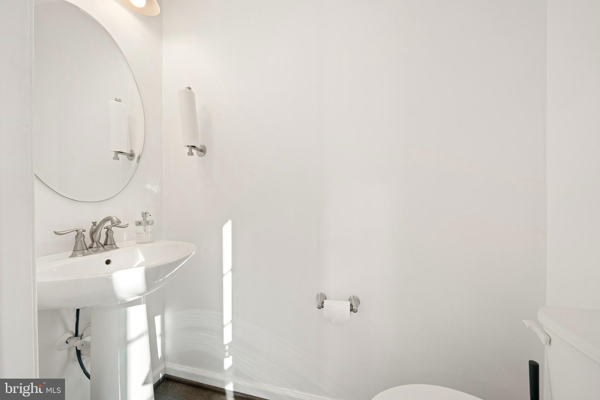 ADAMS CROSSING - Residential Lease