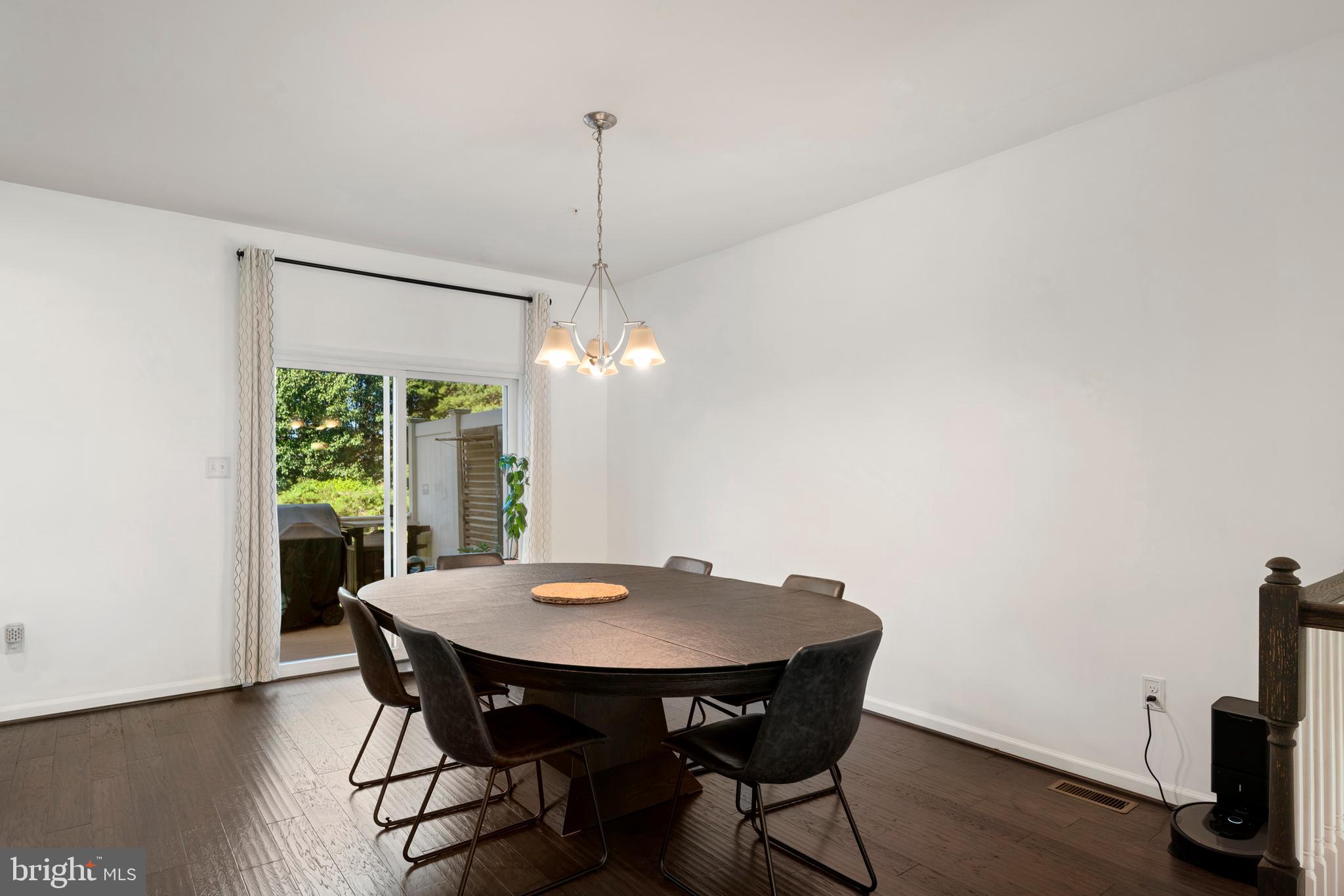 ADAMS CROSSING - Residential Lease