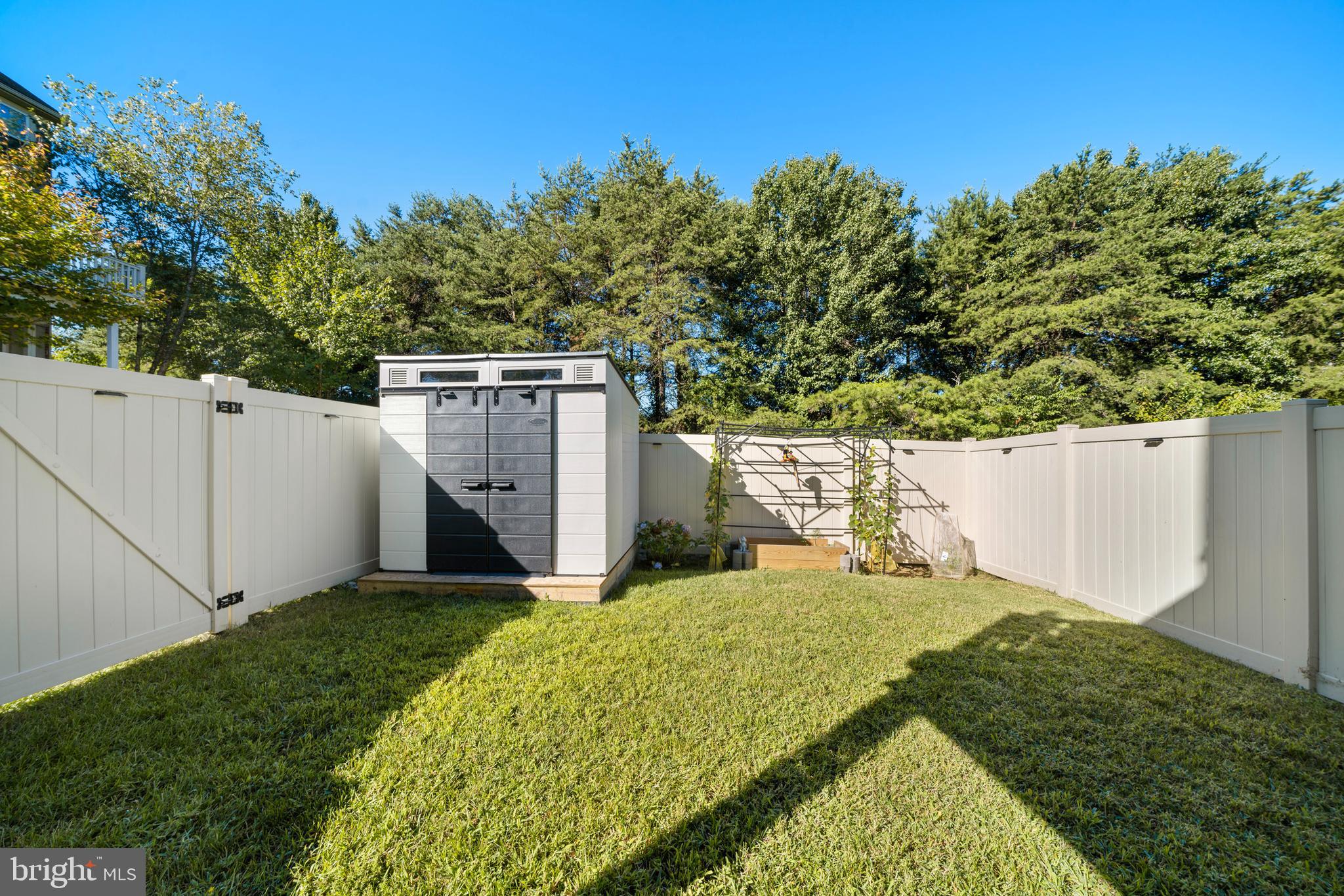 ADAMS CROSSING - Residential Lease