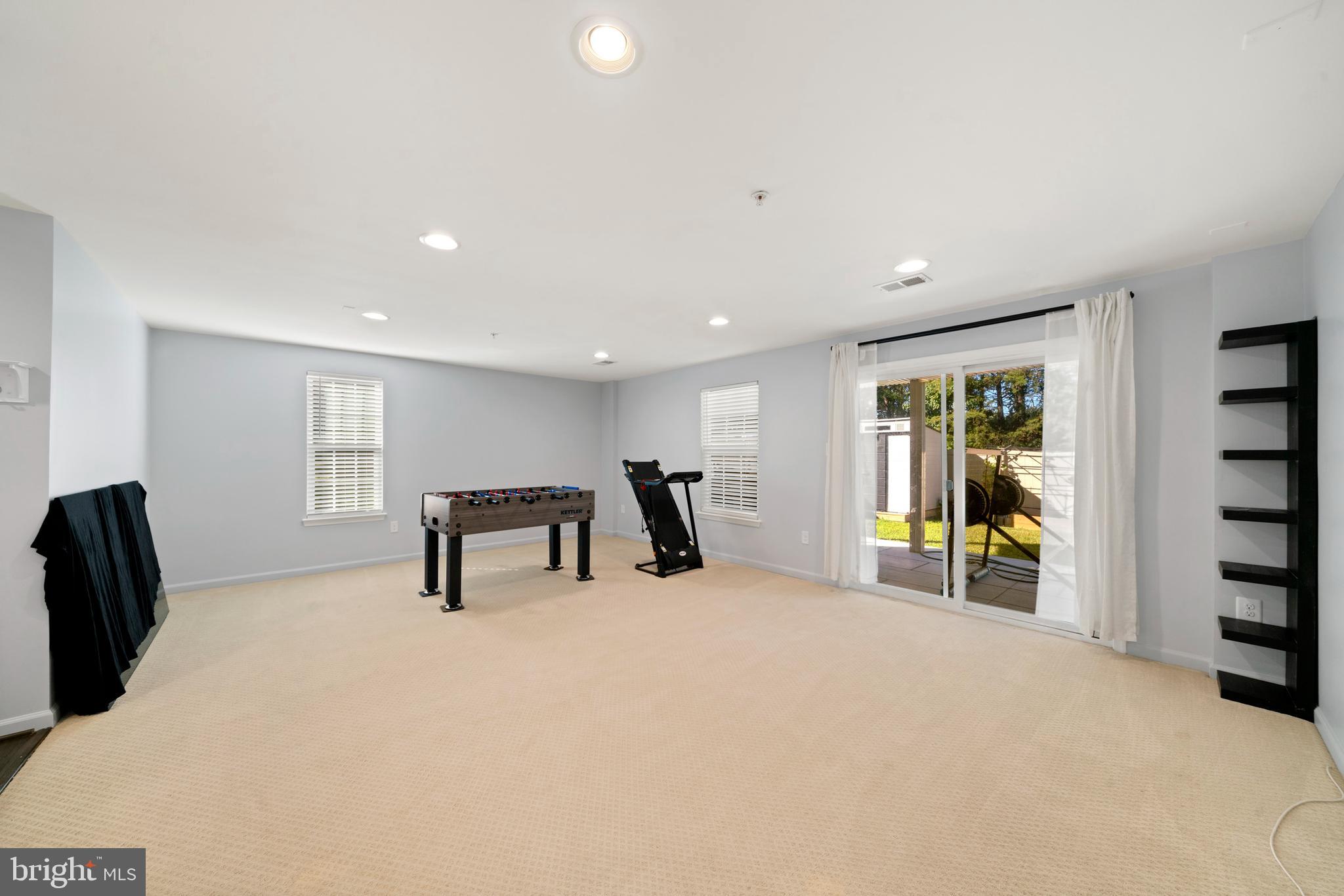 ADAMS CROSSING - Residential Lease