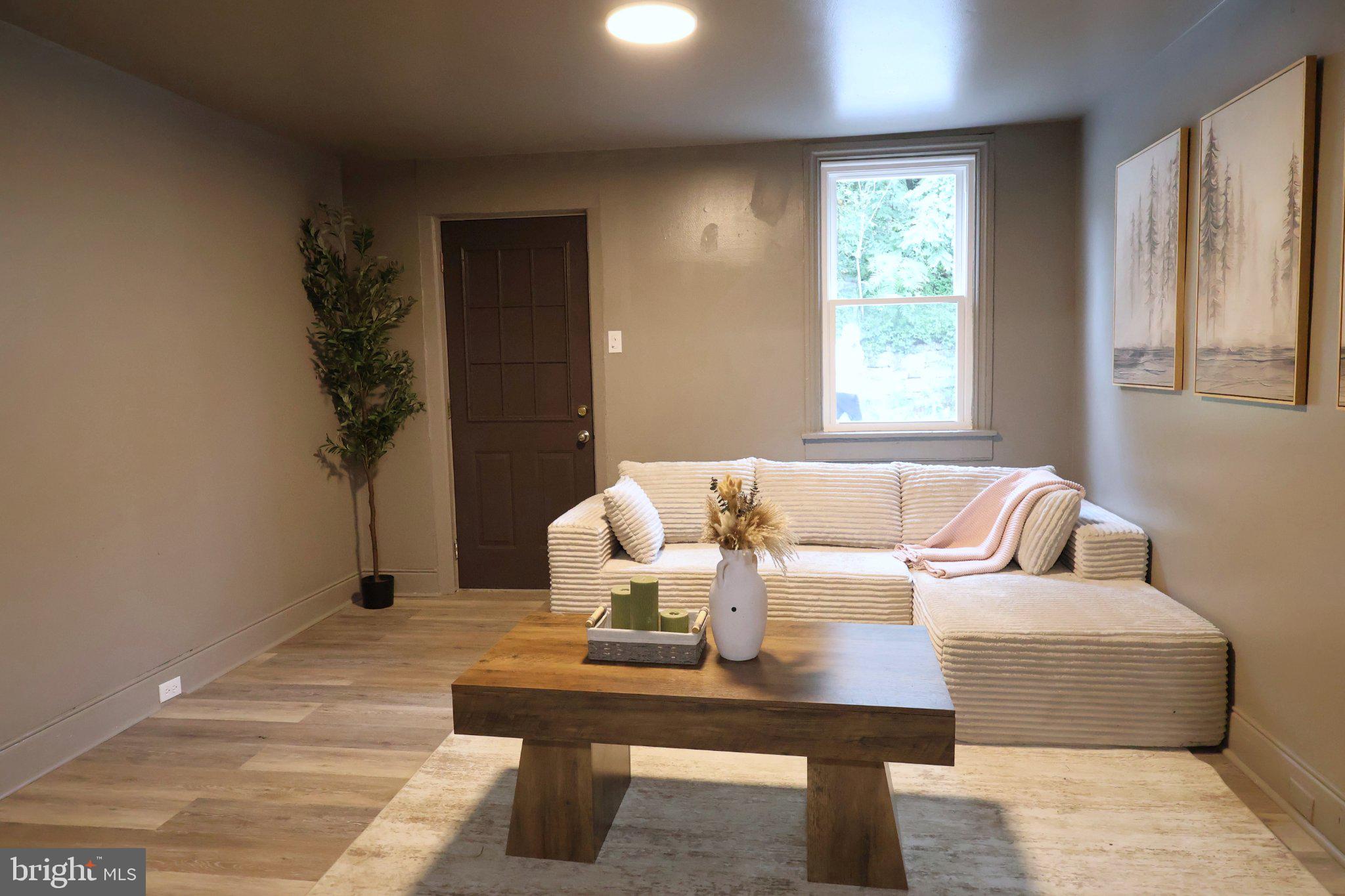 242 N 2ND STREET