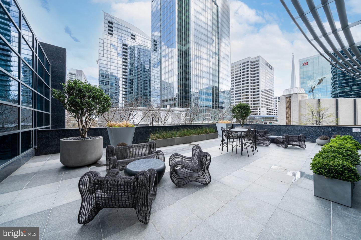 TURNBERRY TOWER - Residential Lease