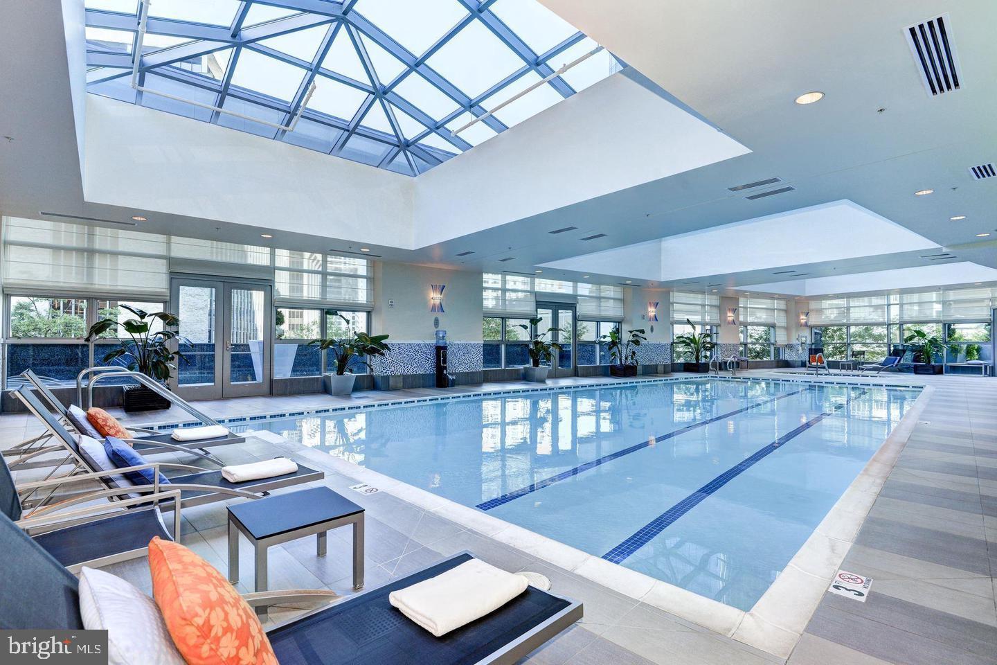 TURNBERRY TOWER - Residential Lease