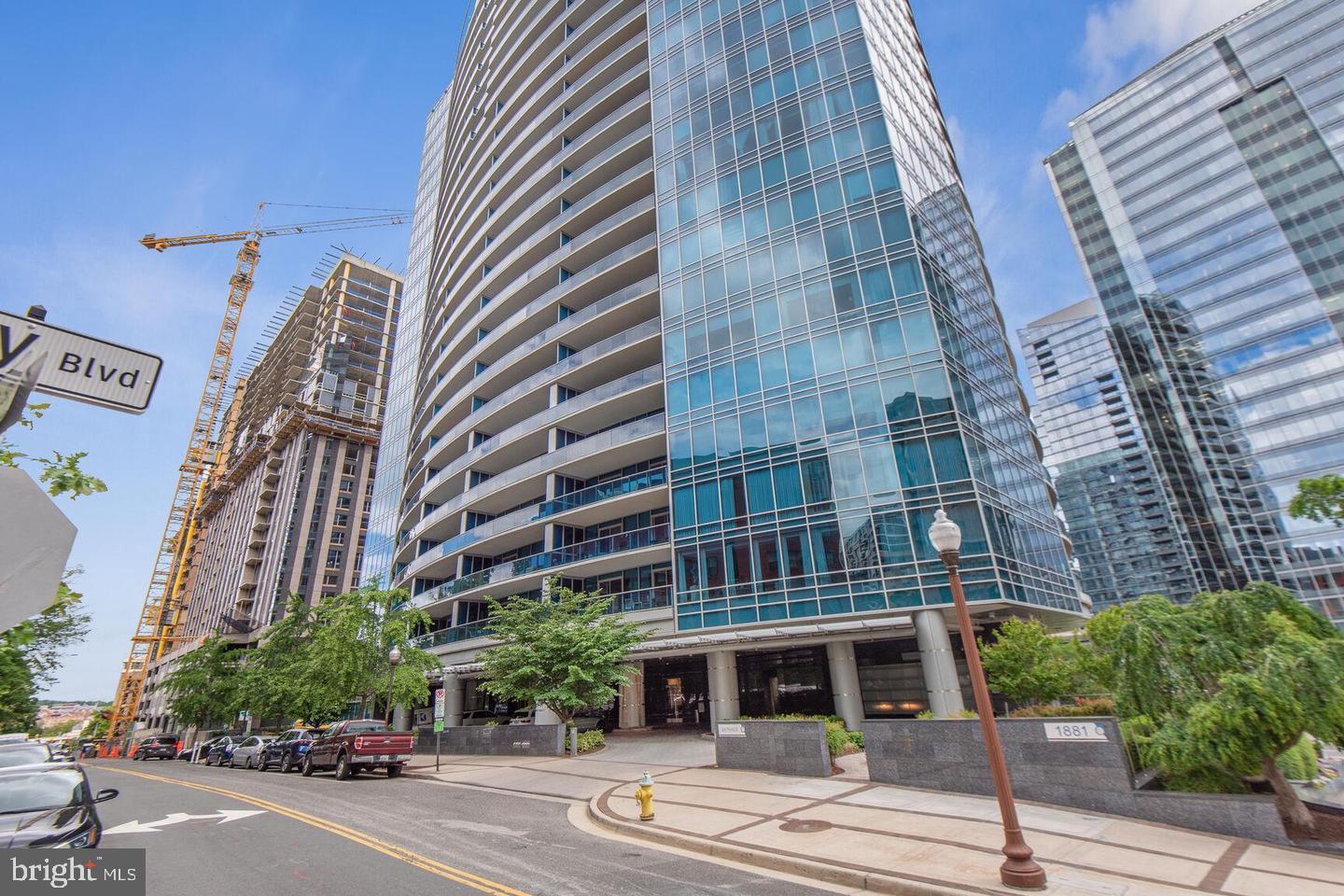 TURNBERRY TOWER - Residential Lease