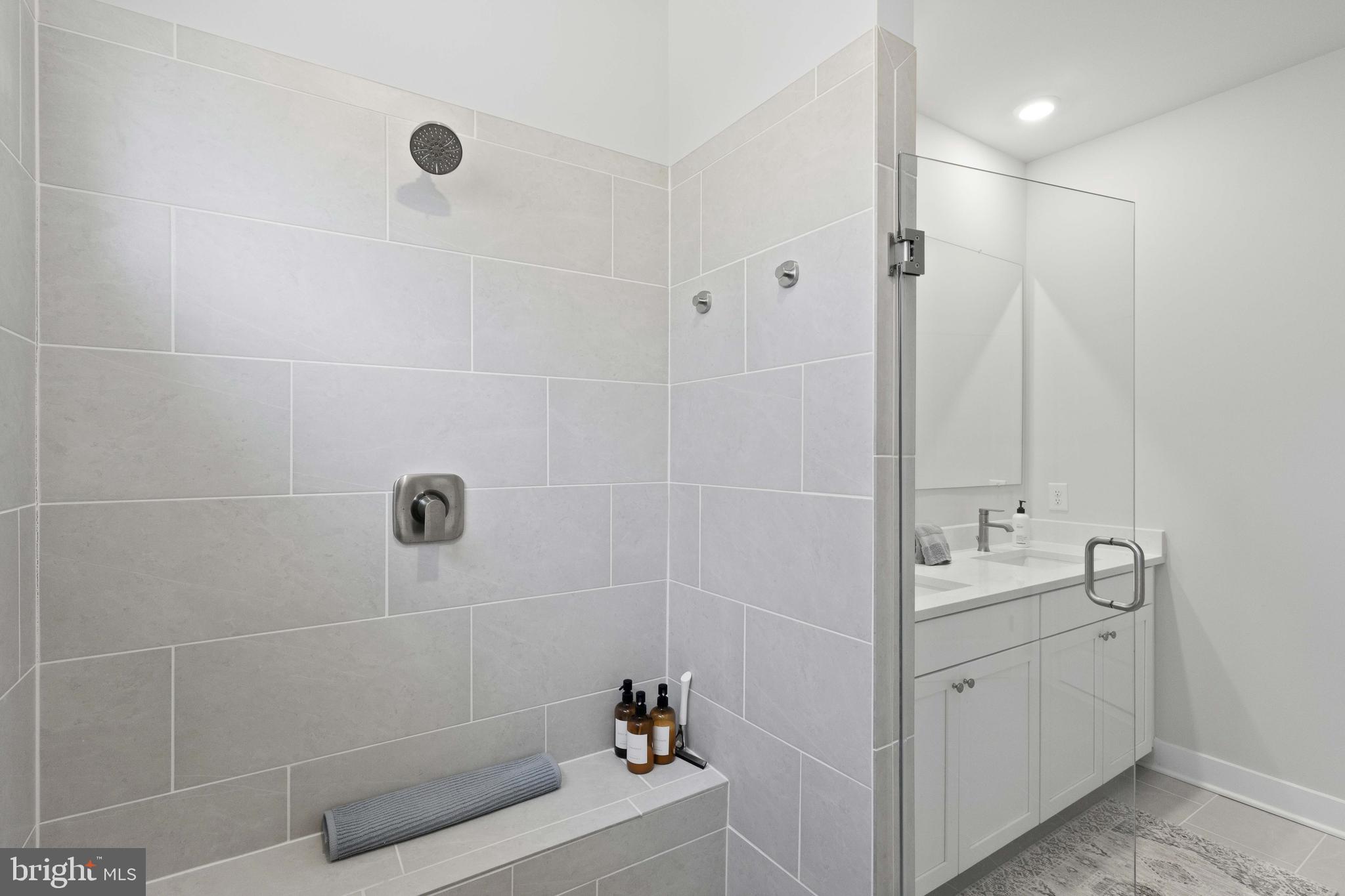 MILOS HAVEN - Residential