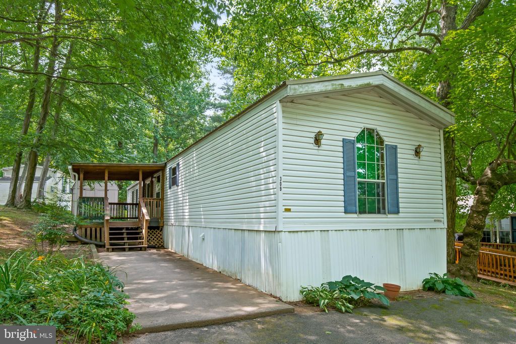 Photo of 309 POPLAR LN, NEW PROVIDENCE, PA 17560 (MLS # PALA2036640)