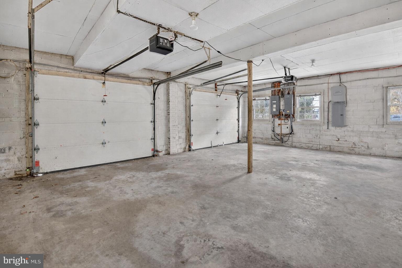 POTOMAC OUTSIDE - Residential