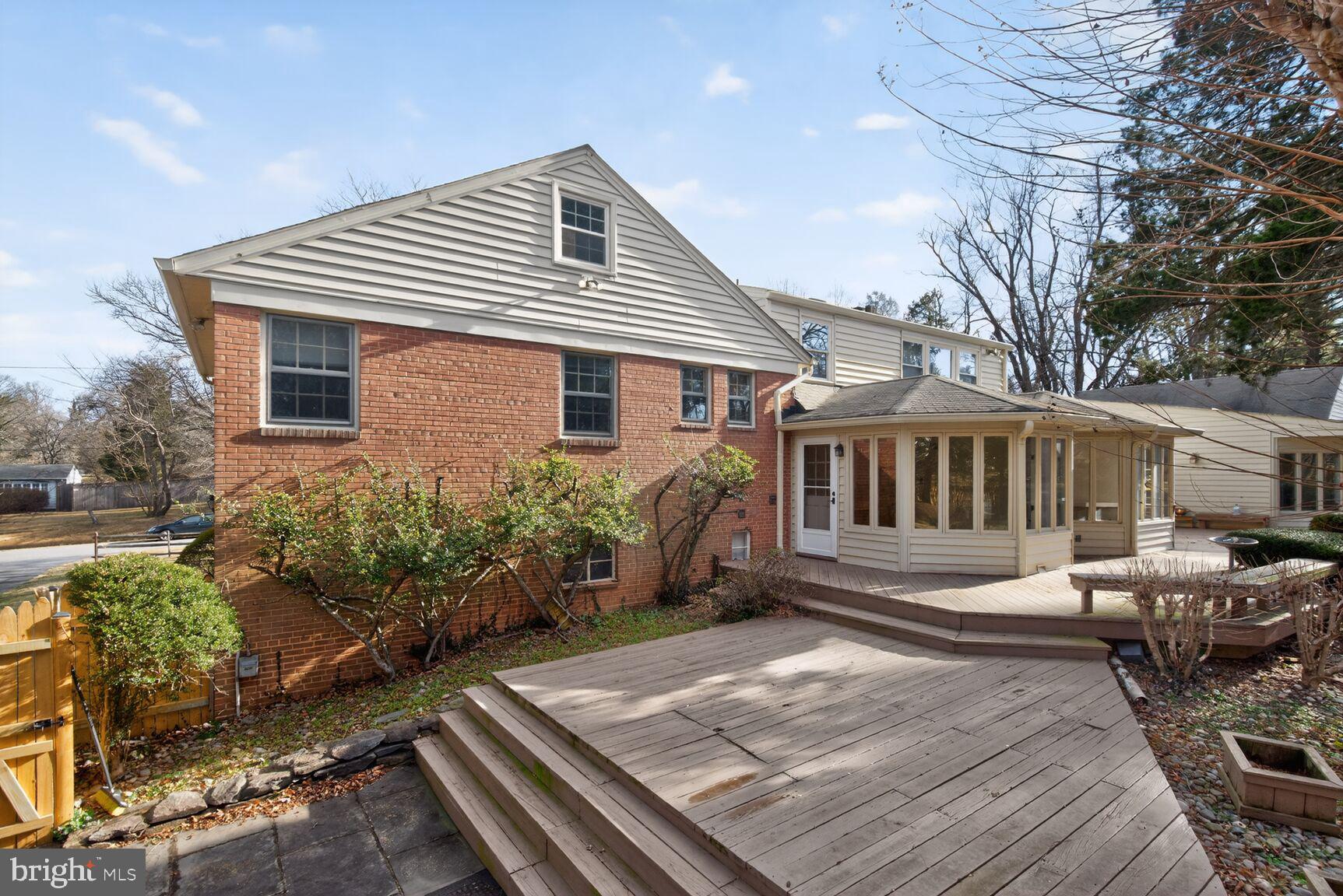 POTOMAC OUTSIDE - Residential