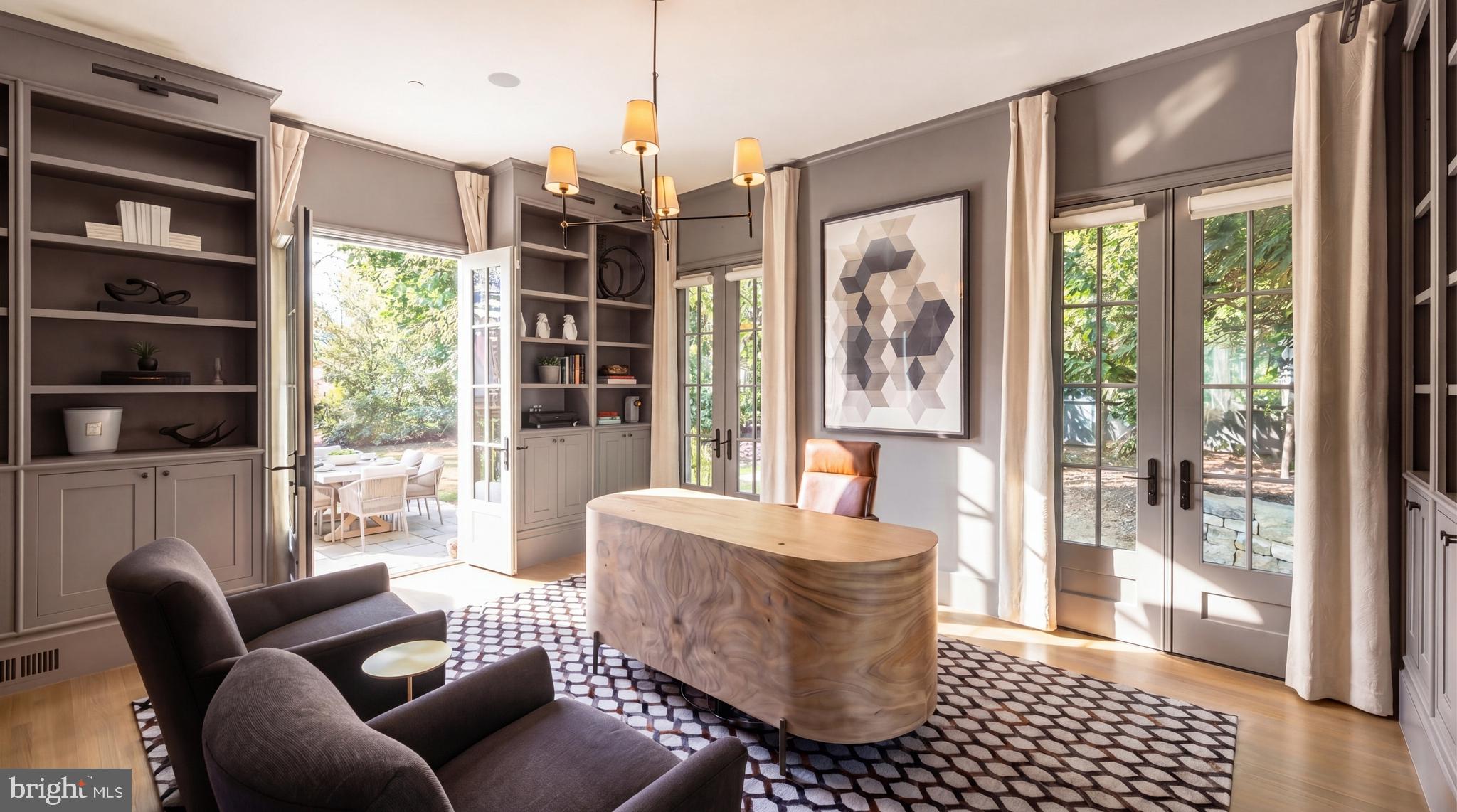 PHILLIPS PARK - Residential