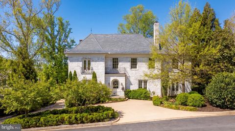 Photo of 2101 Foxhall Road NW, WASHINGTON, DC 20007 (MLS # DCDC2257446)