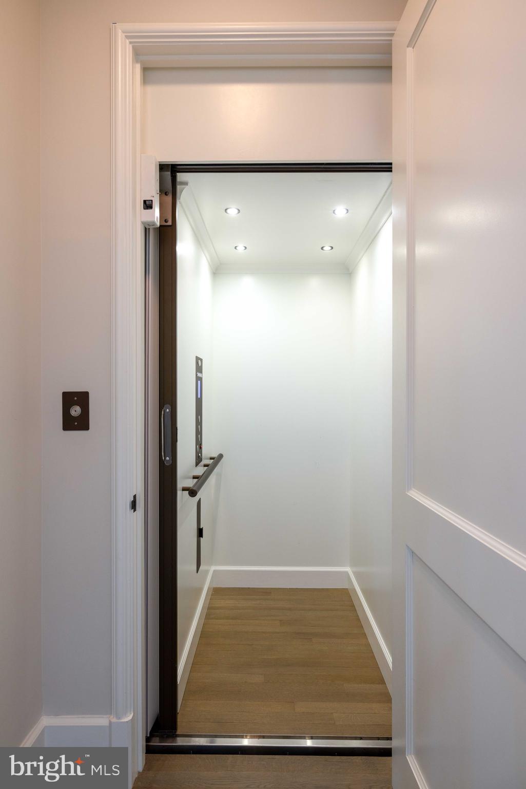 PHILLIPS PARK - Residential
