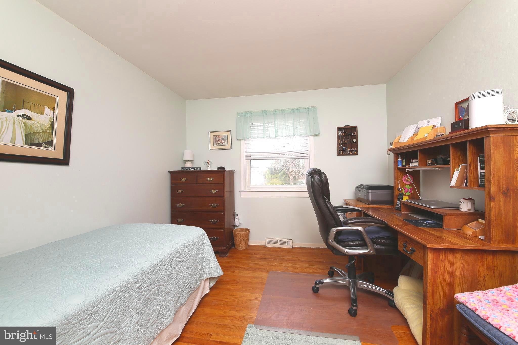 WOODS EDGE - Residential