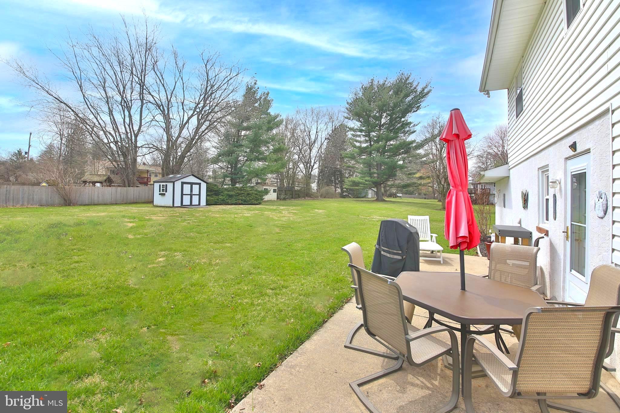 WOODS EDGE - Residential