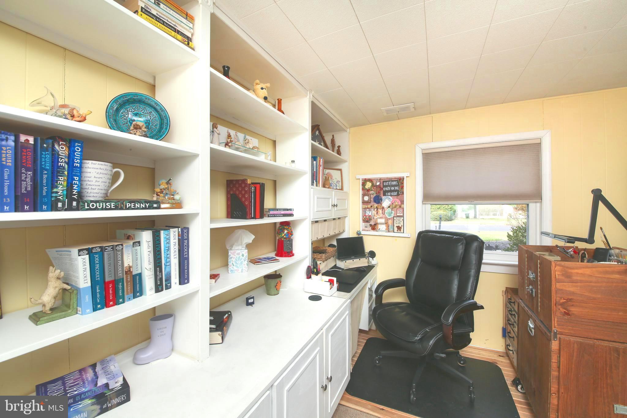 WOODS EDGE - Residential