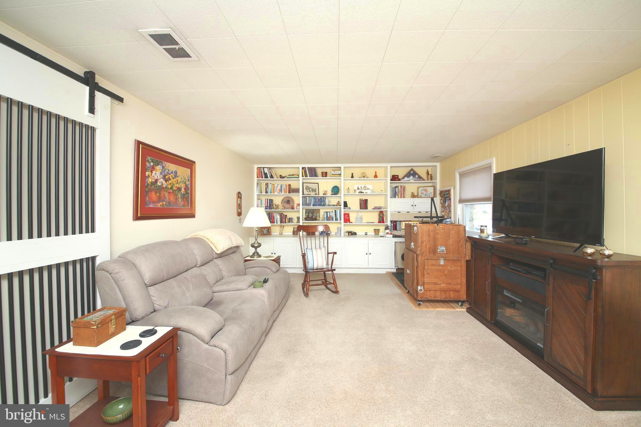 WOODS EDGE - Residential