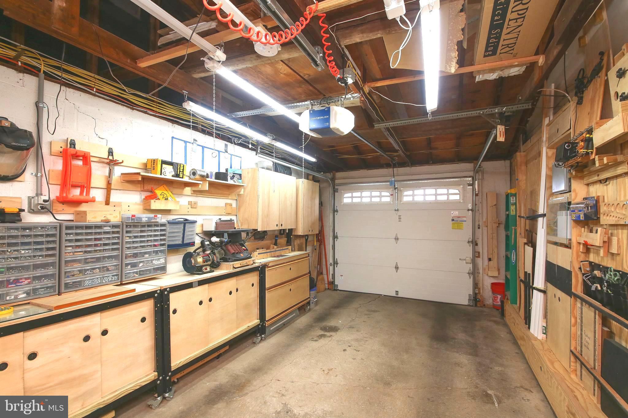 WOODS EDGE - Residential