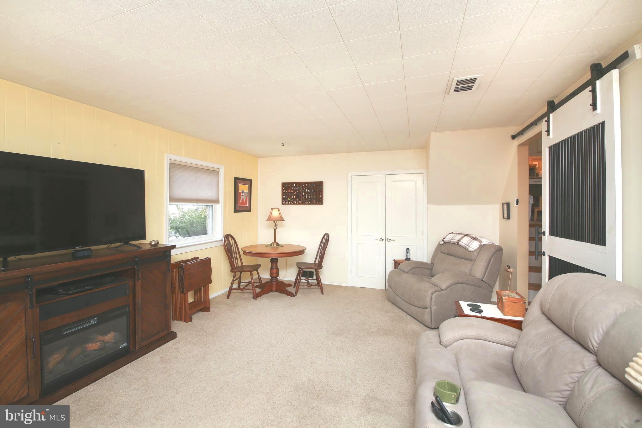 WOODS EDGE - Residential