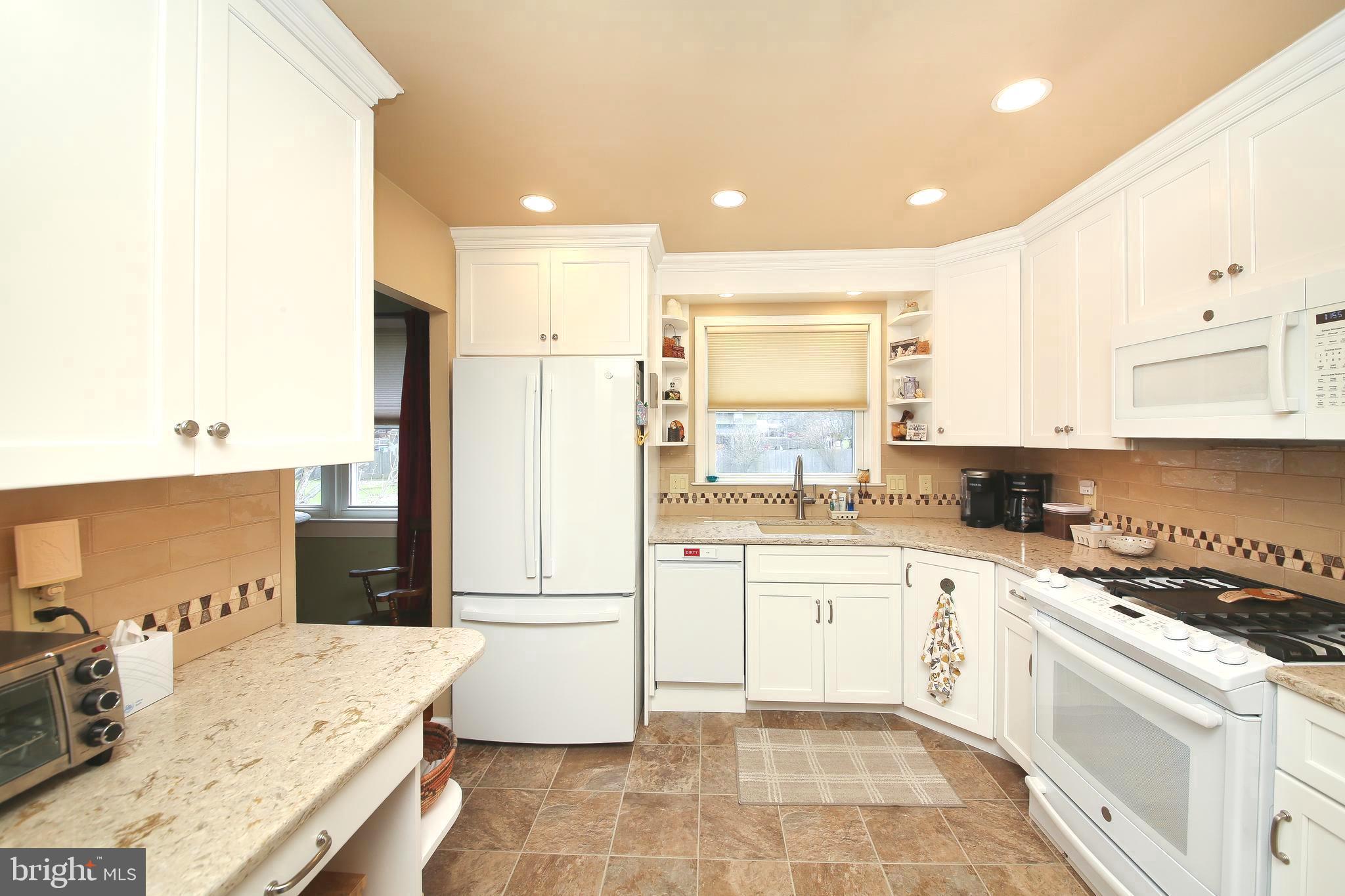 WOODS EDGE - Residential