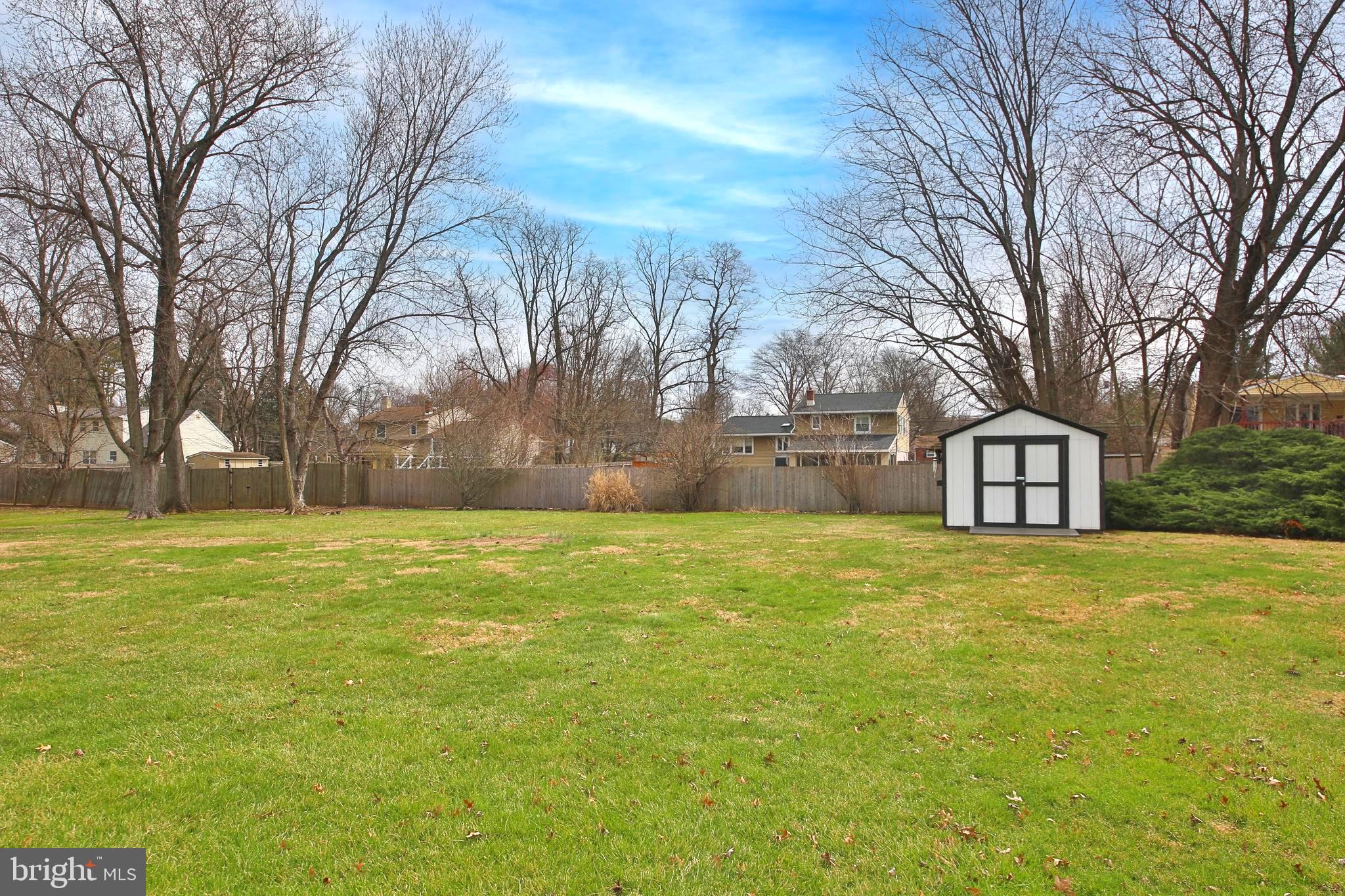 WOODS EDGE - Residential