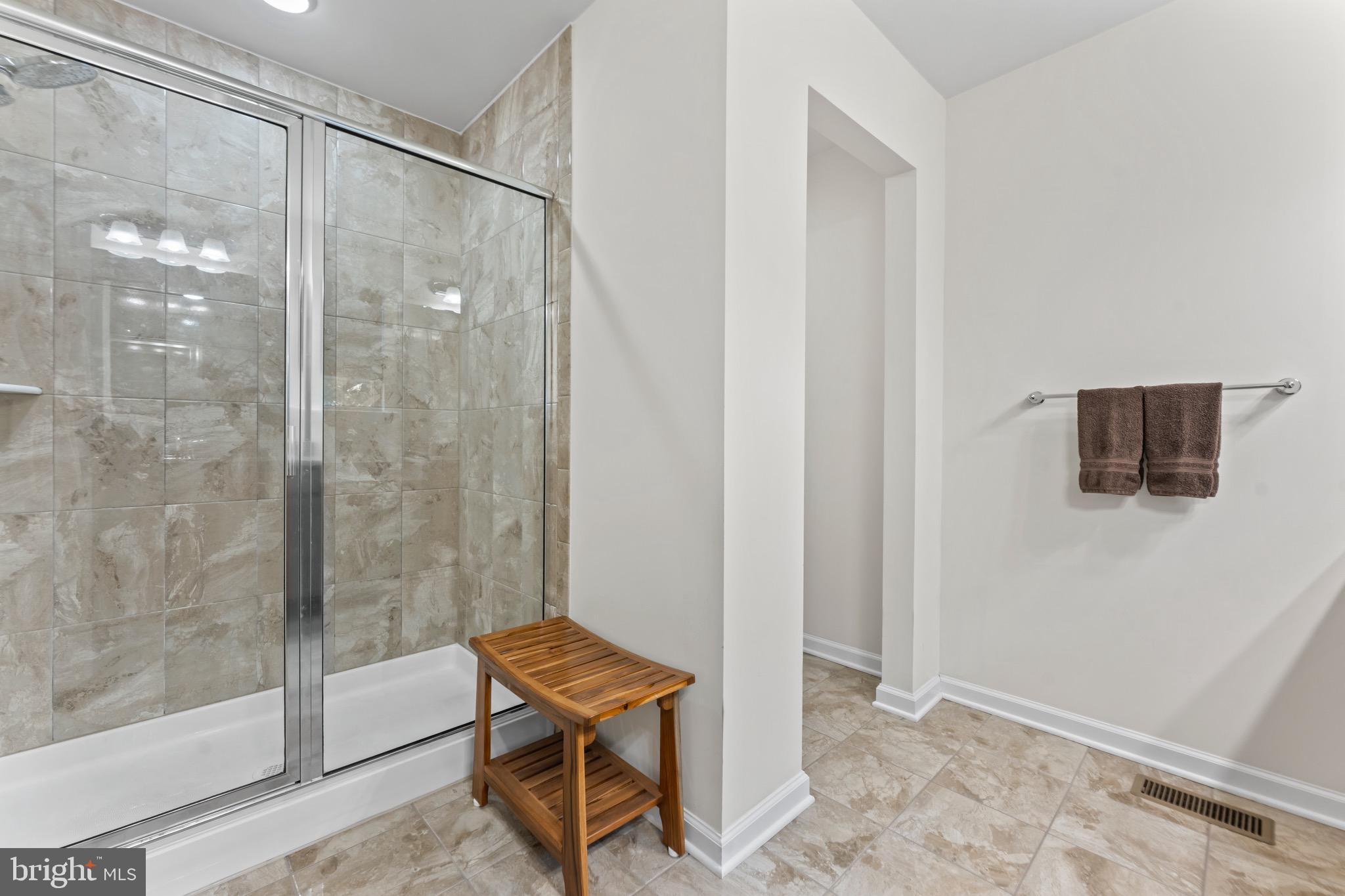 TALL OAKS - Residential